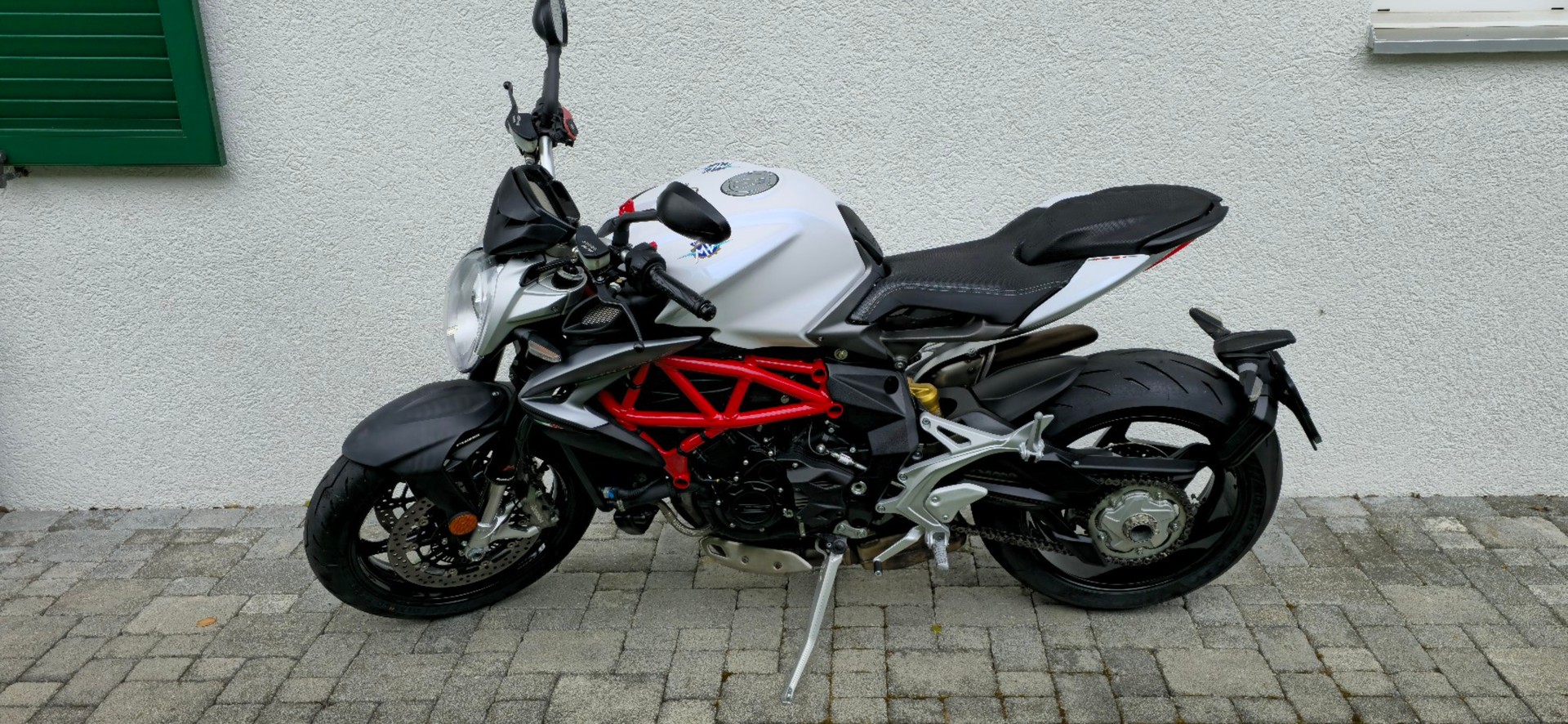 MV AGUSTA Brutale 800-image-1
