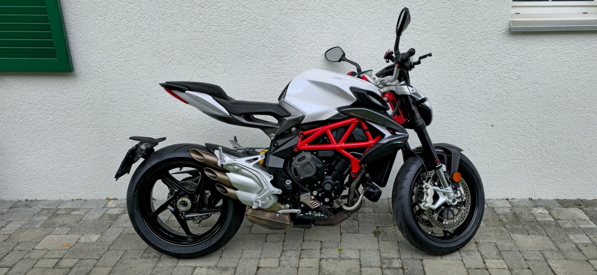 MV AGUSTA Brutale 800-image-0