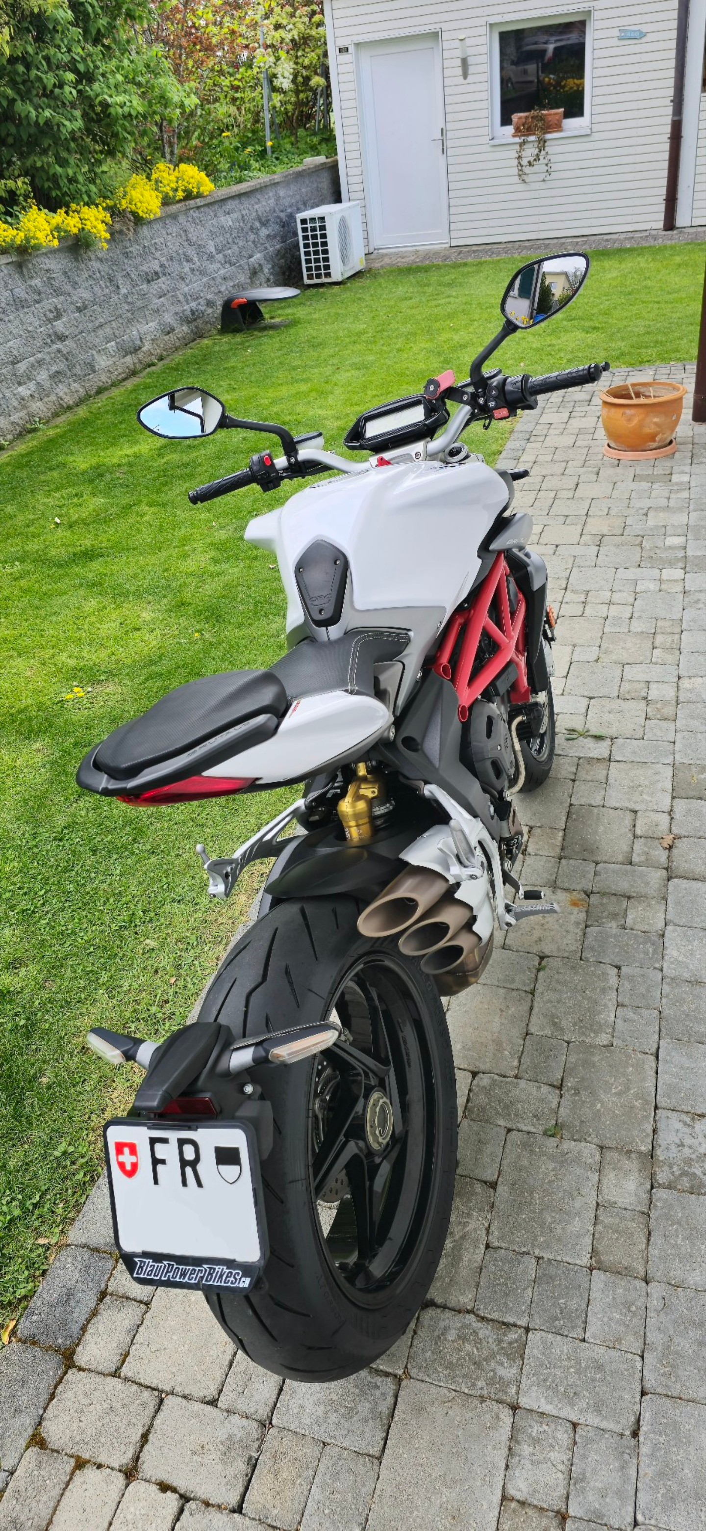 MV AGUSTA Brutale 800-image-2
