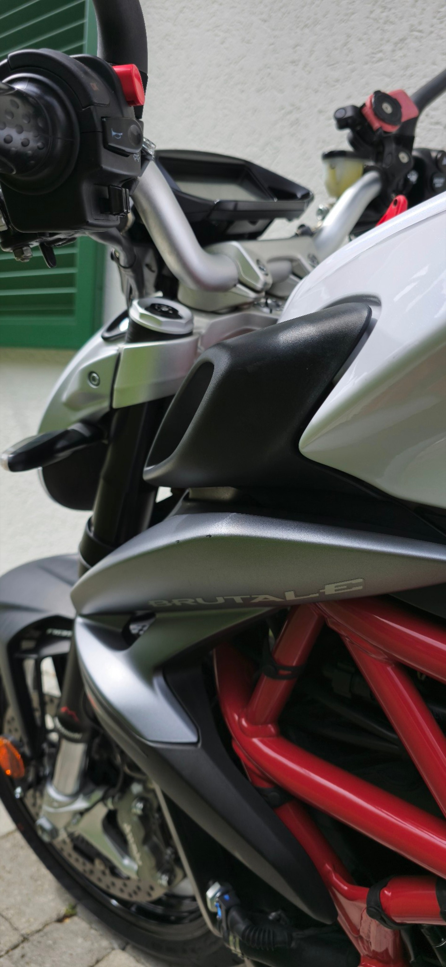 MV AGUSTA Brutale 800-image-7