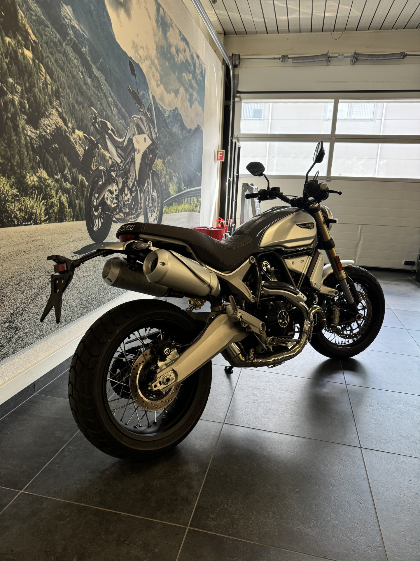 DUCATI Scrambler 1100-showroom-element-2