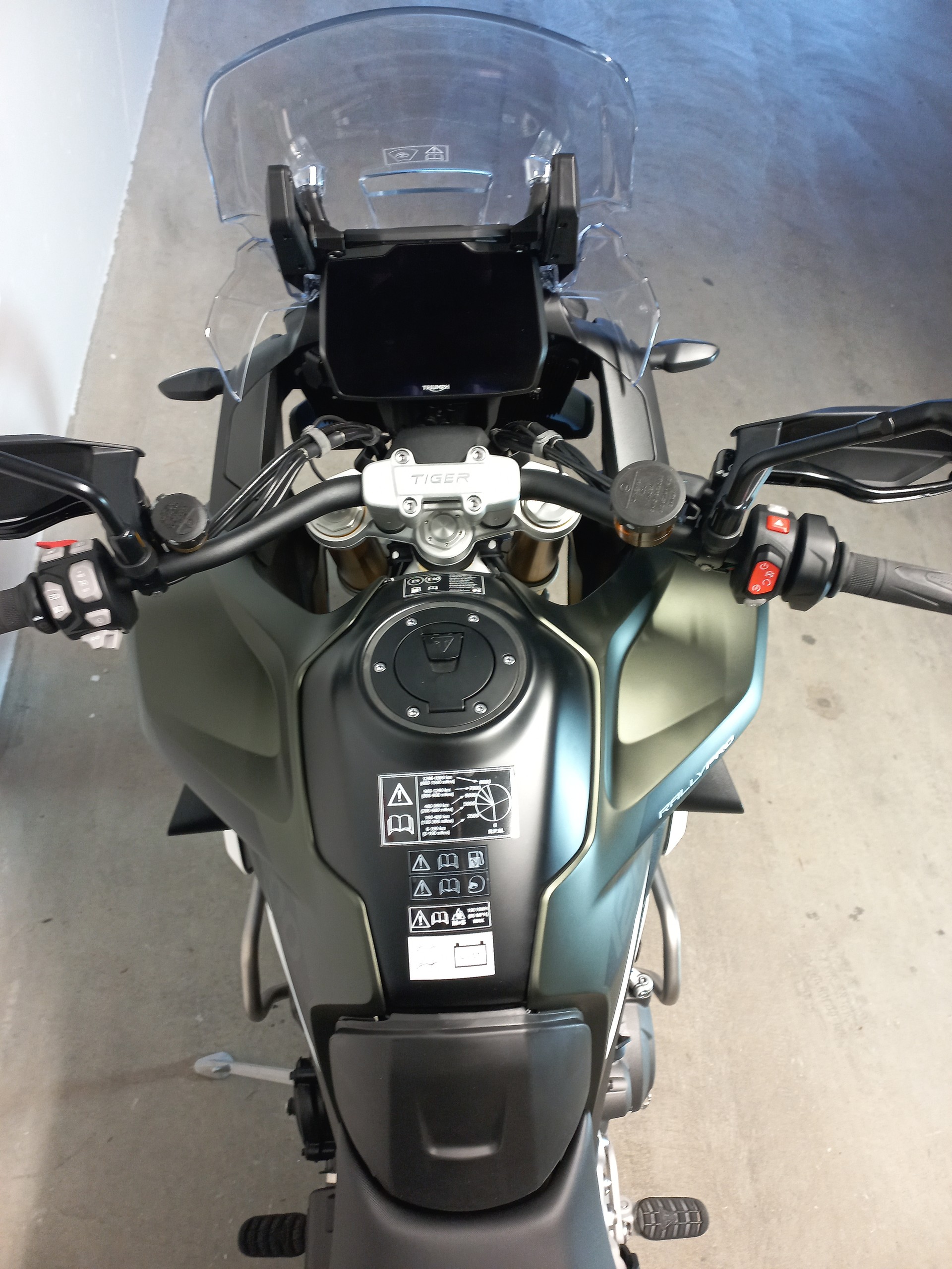 TRIUMPH Tiger 1200 Rally Pro-showroom-element-3