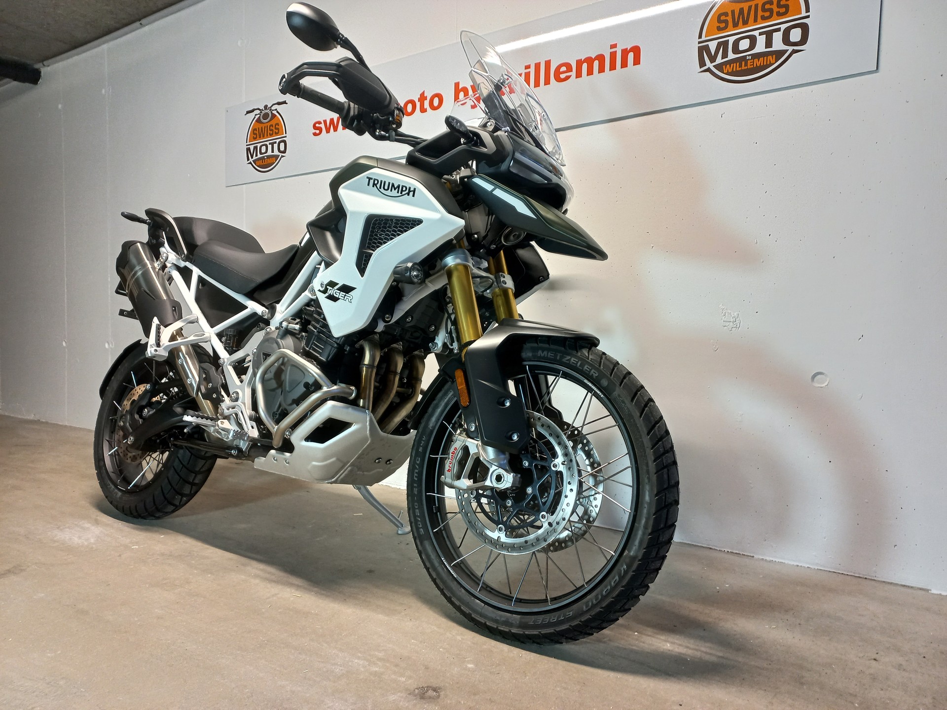 TRIUMPH Tiger 1200 Rally Pro-showroom-element-1