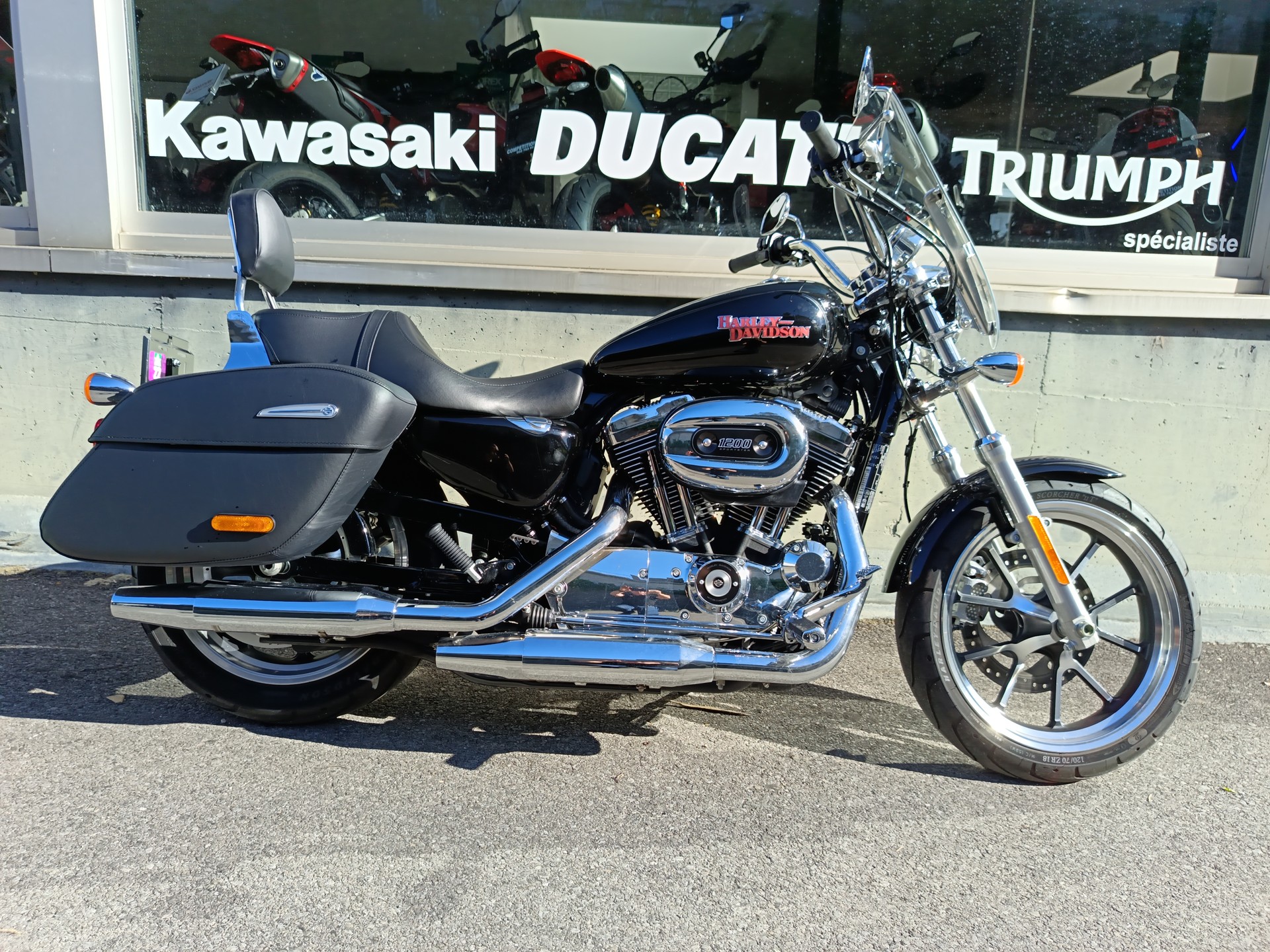 HARLEY-DAVIDSON XL 1200 T Super Low ABS-image-1