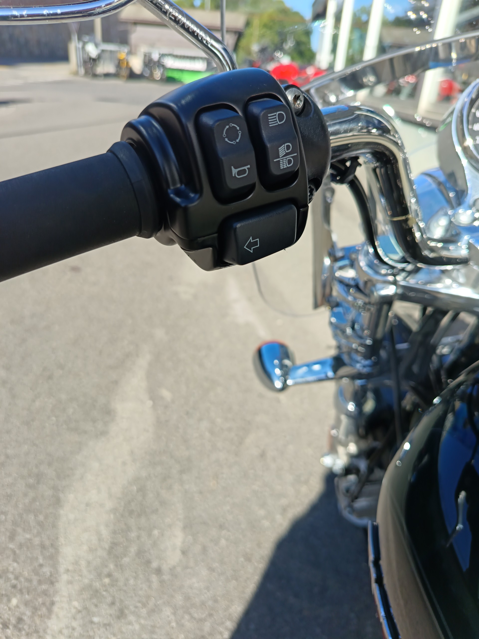 HARLEY-DAVIDSON XL 1200 T Super Low ABS-image-7