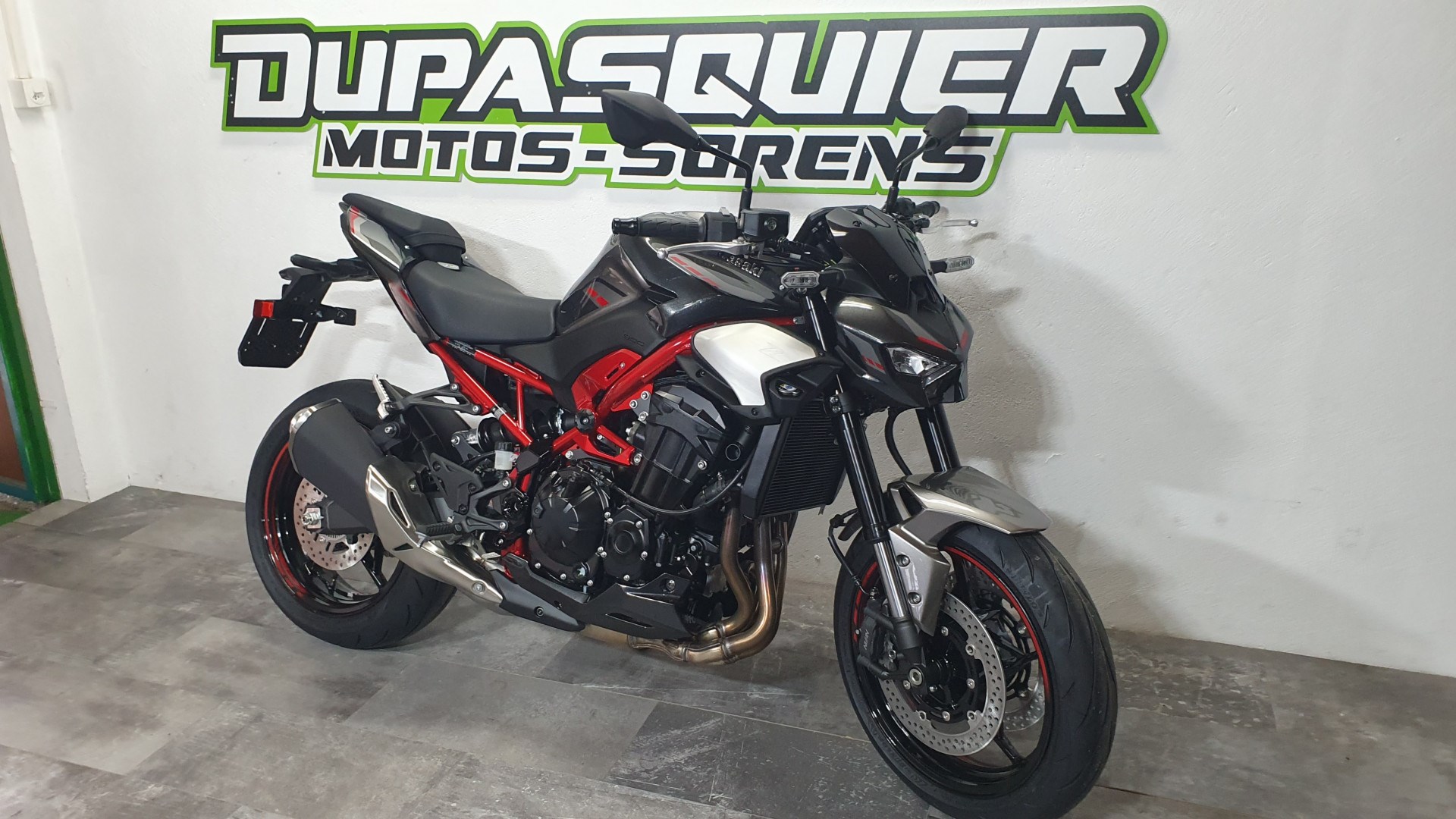 KAWASAKI Z 900-image-1