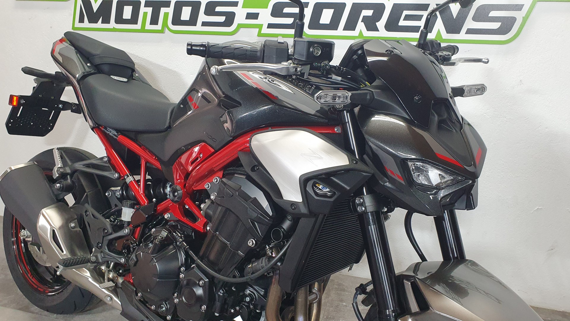 KAWASAKI Z 900-image-2