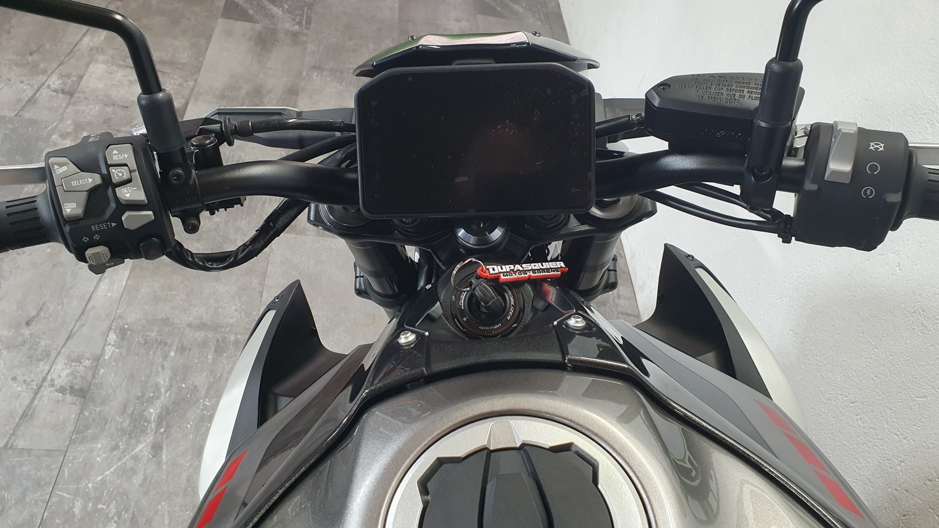 KAWASAKI Z 900-image-7