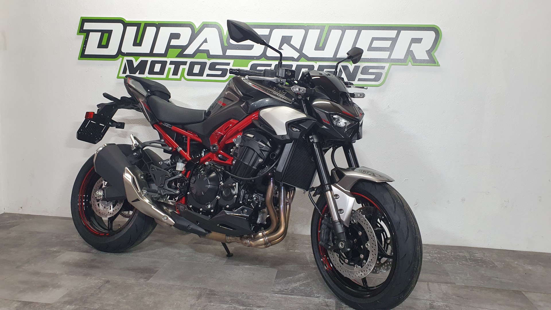KAWASAKI Z 900-image-8