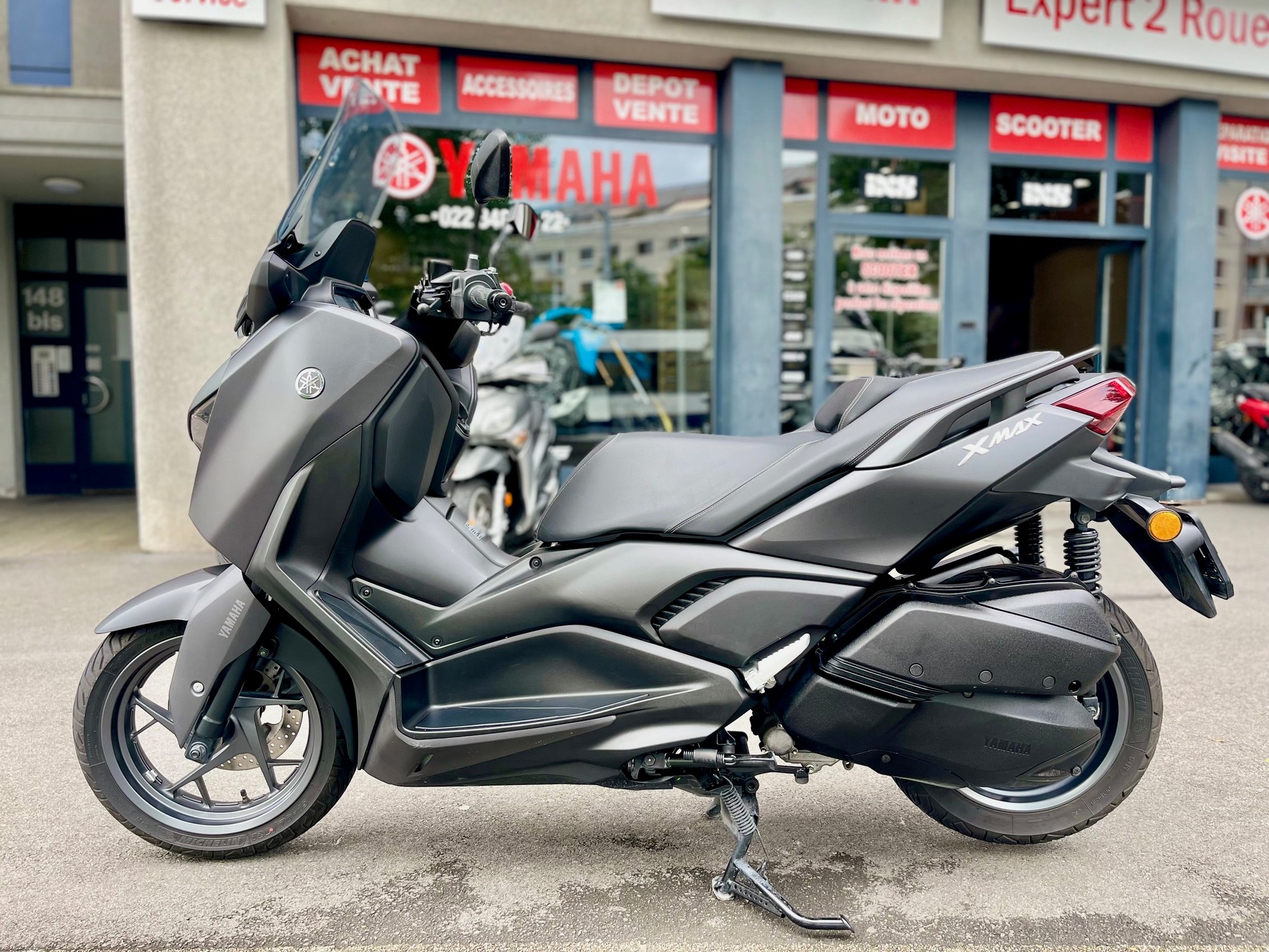 YAMAHA X-Max 300-showroom-element-3
