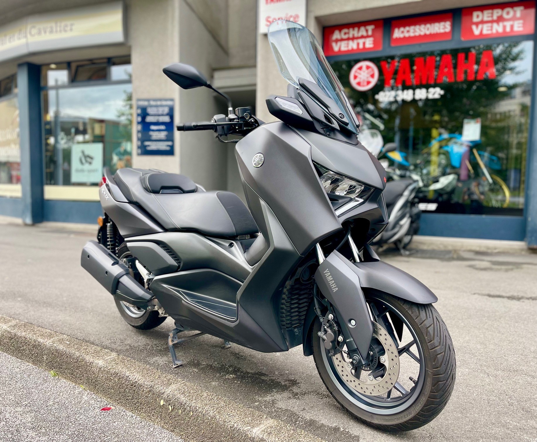 YAMAHA X-Max 300-showroom-element-1