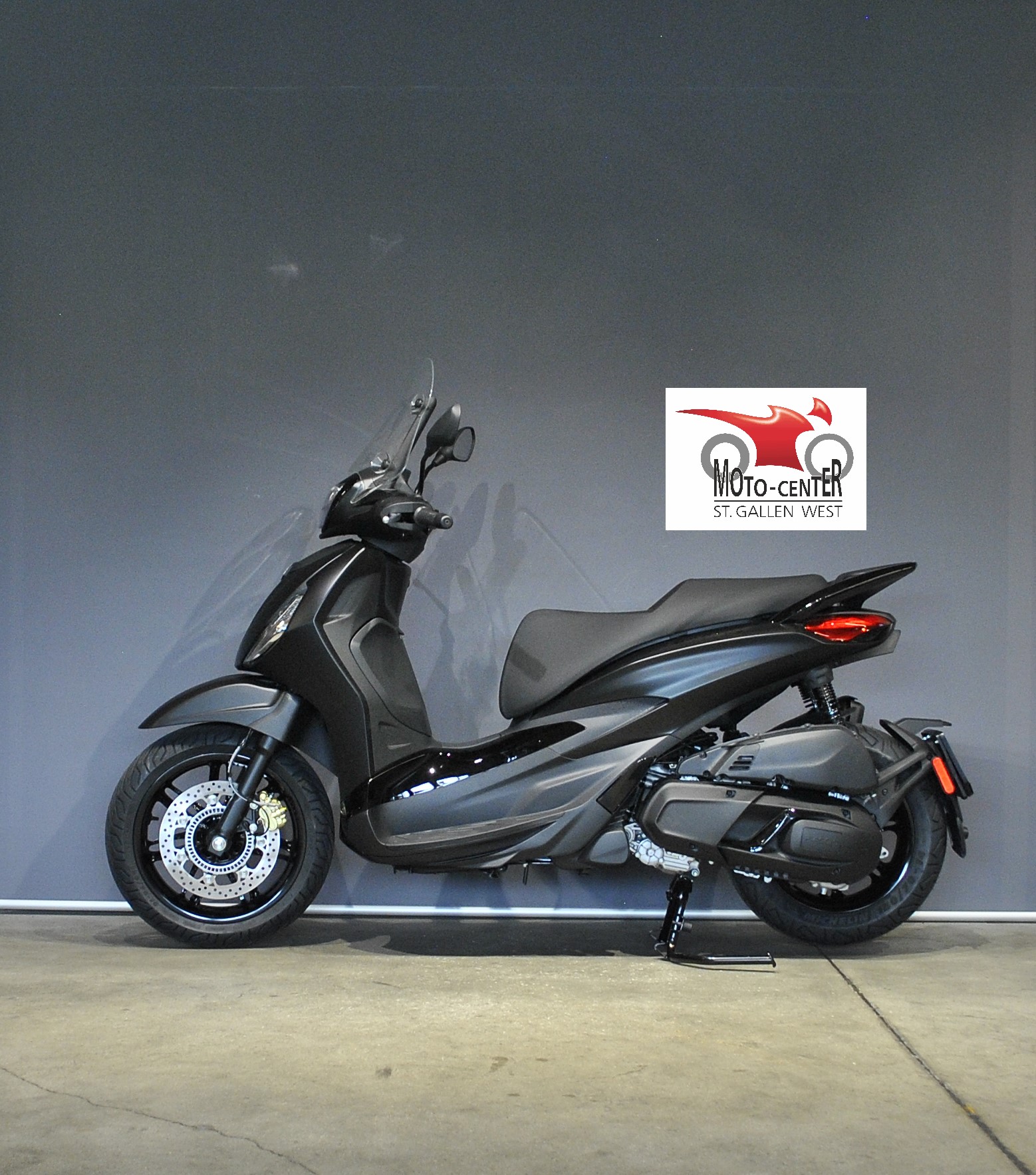 PIAGGIO Beverly 400 SE Deep Black-showroom-element-2