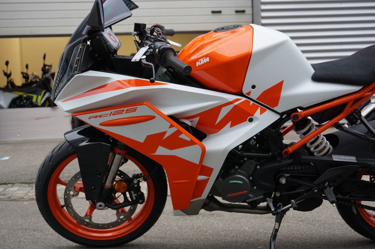 KTM RC 125 Tageszulassung-showroom-element-3