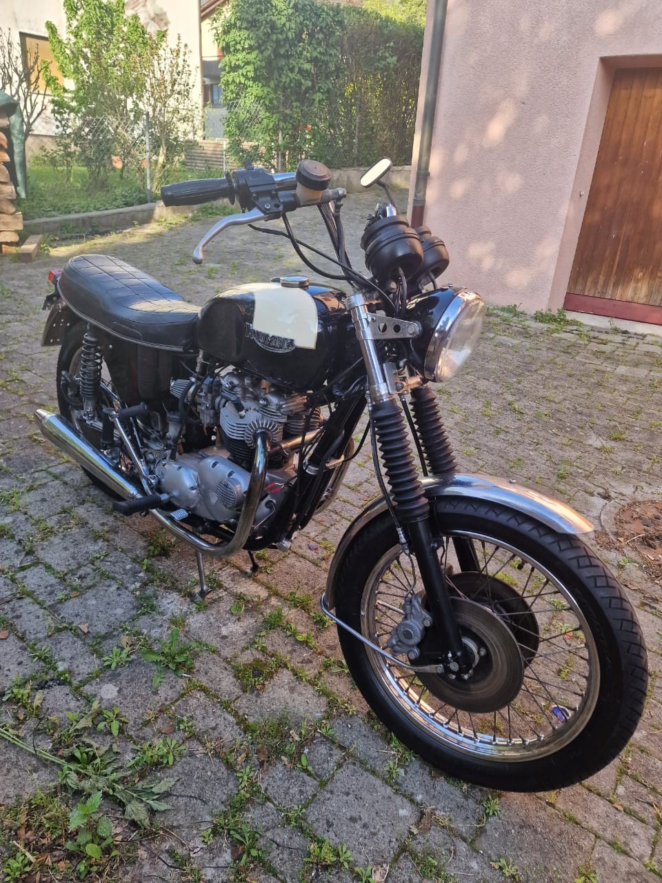TRIUMPH T 140 ES