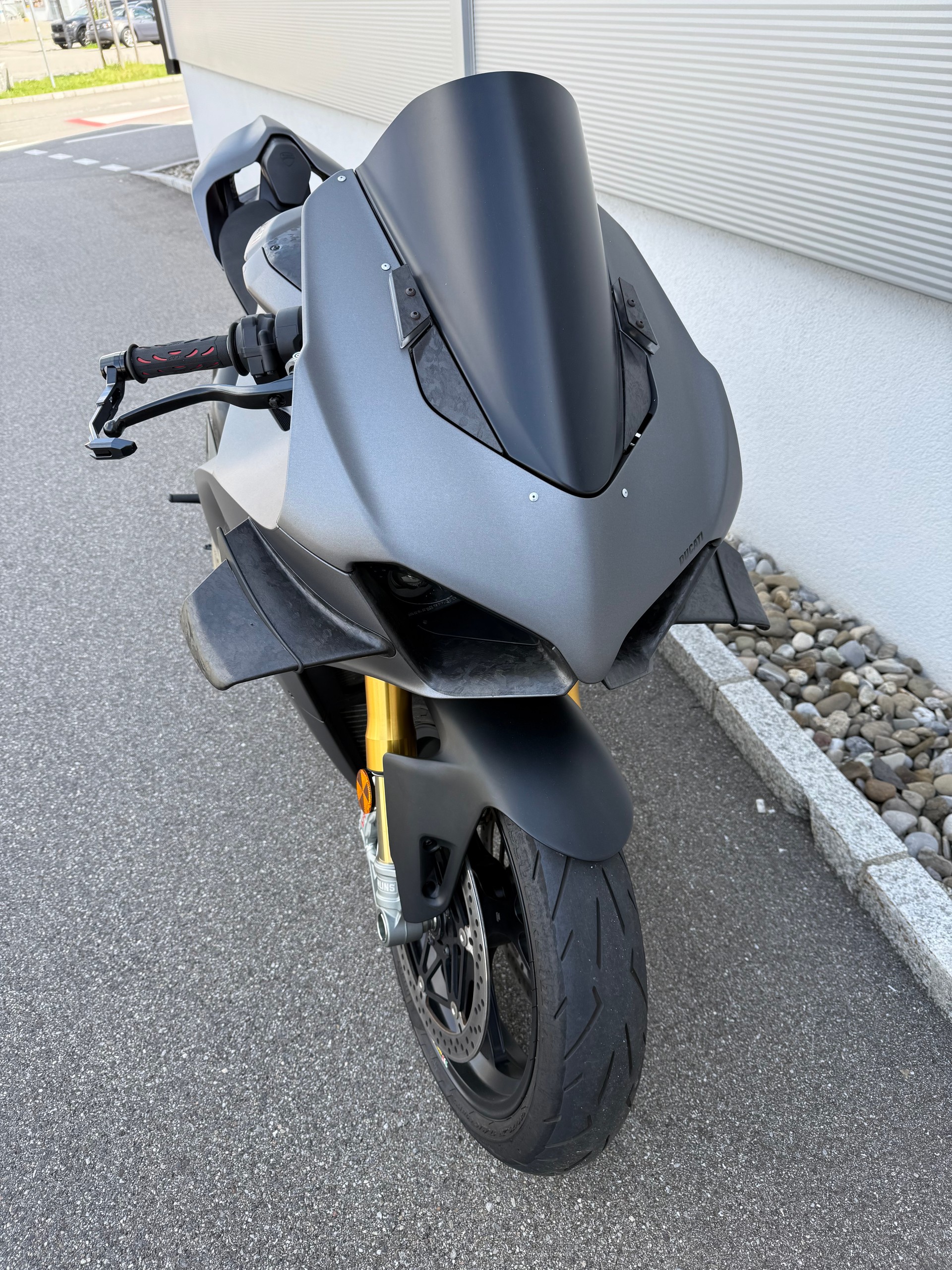 DUCATI Panigale 1103 V4 S-showroom-element-2