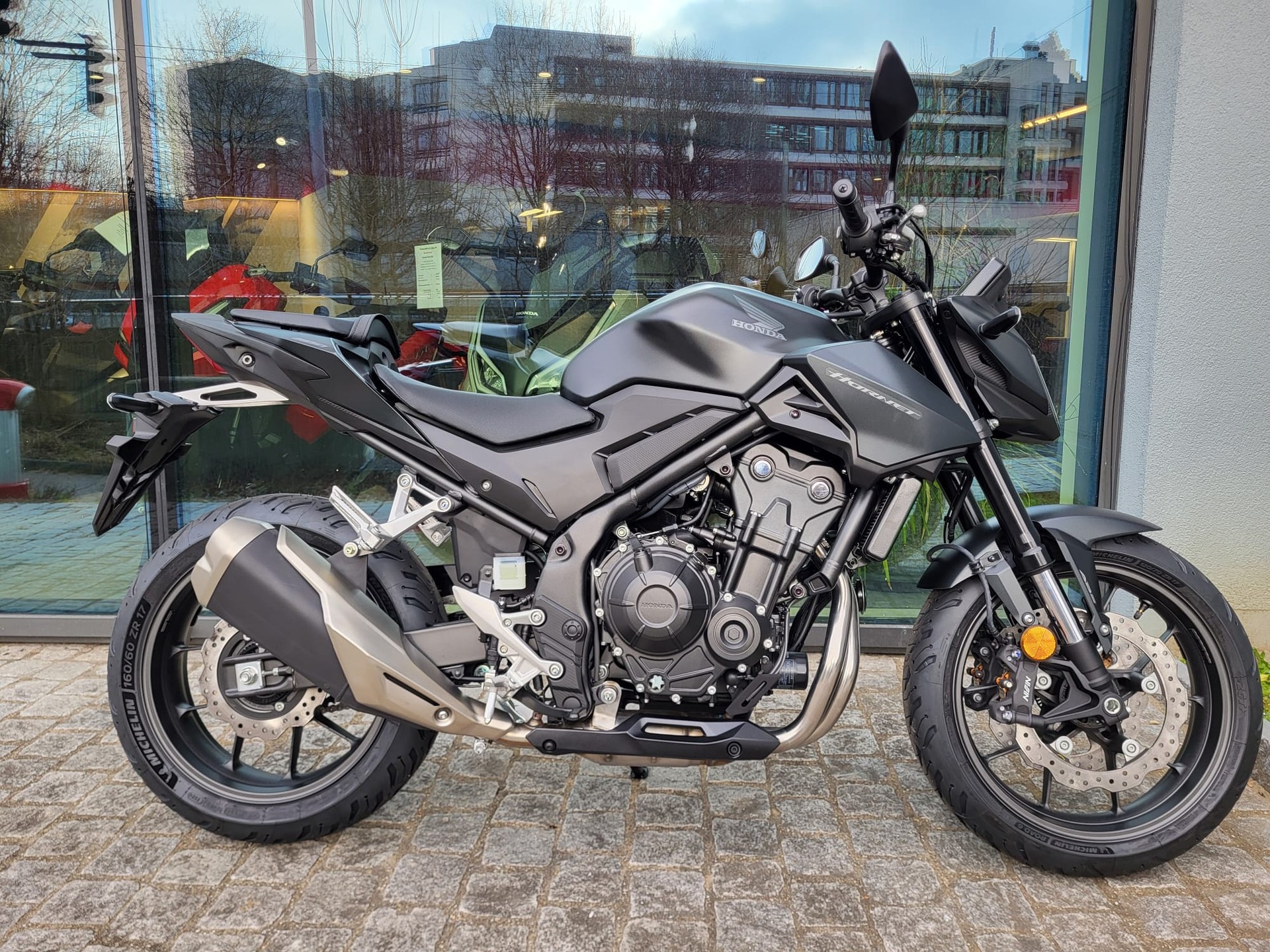 HONDA CB 500 Hornet-showroom-element-2