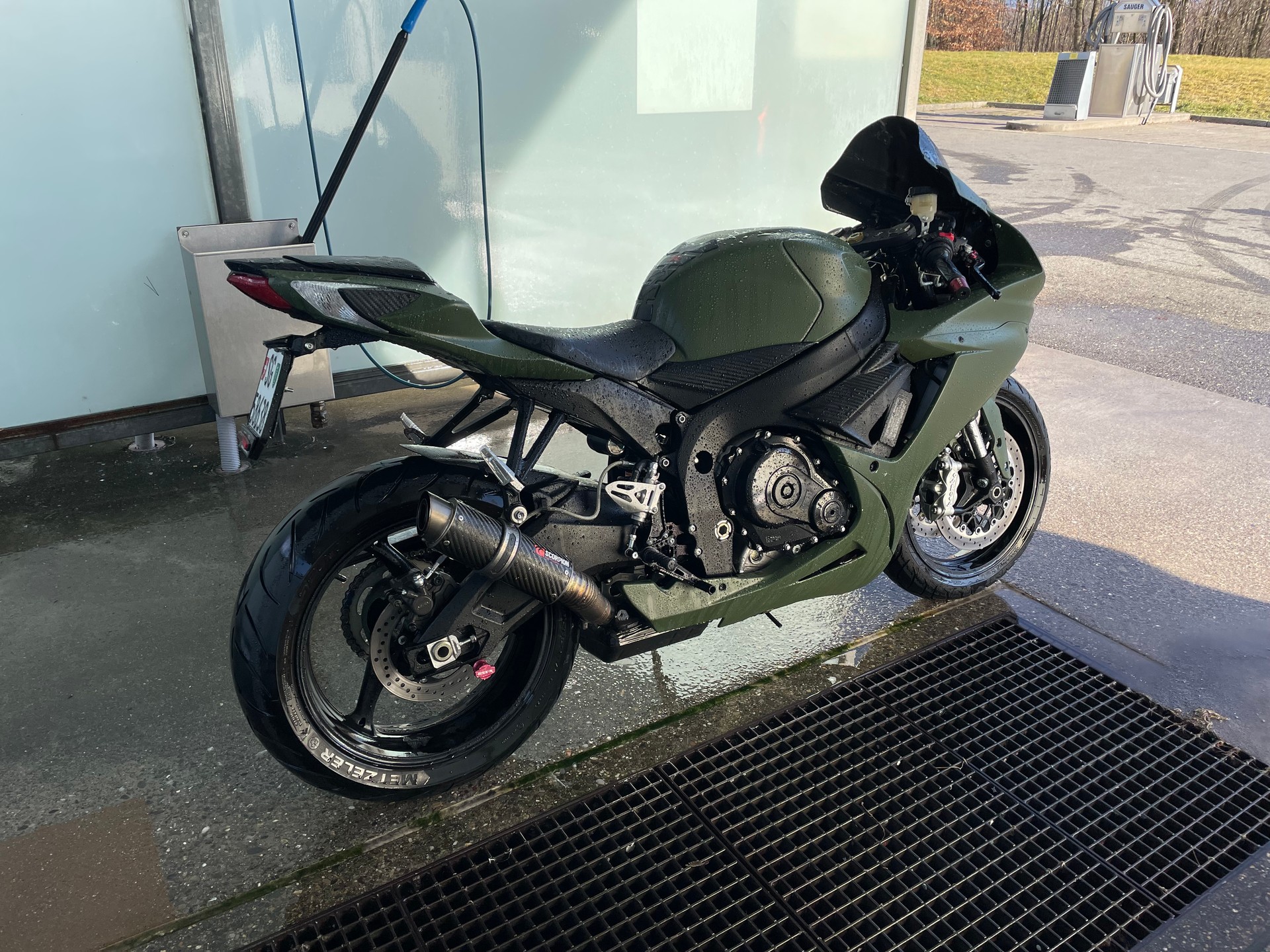 SUZUKI GSX-R 600 L1