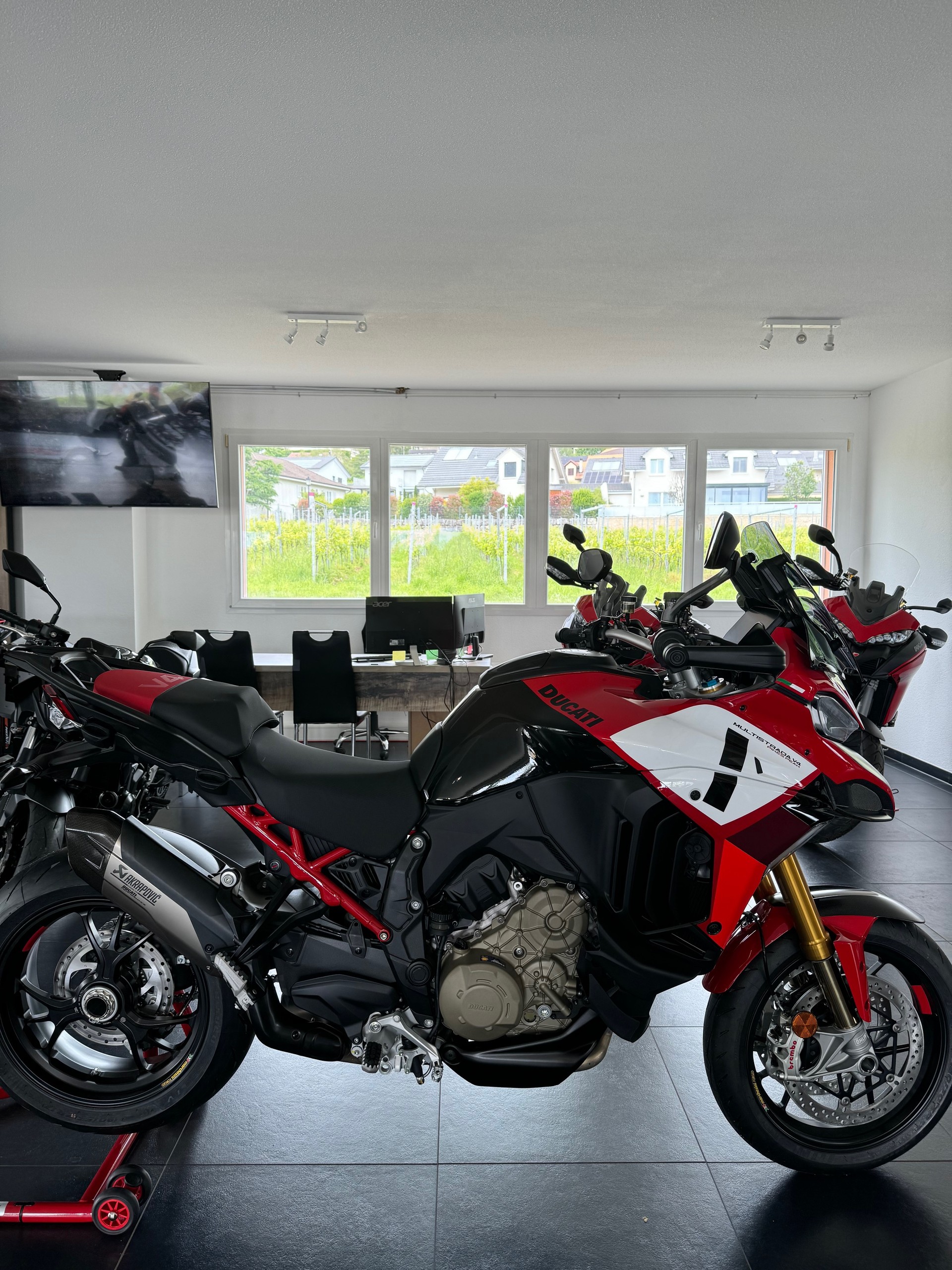 DUCATI Multistrada V4 Pikes Peak Radar // LEASING 1,99% ARES MOTORS-showroom-element-3
