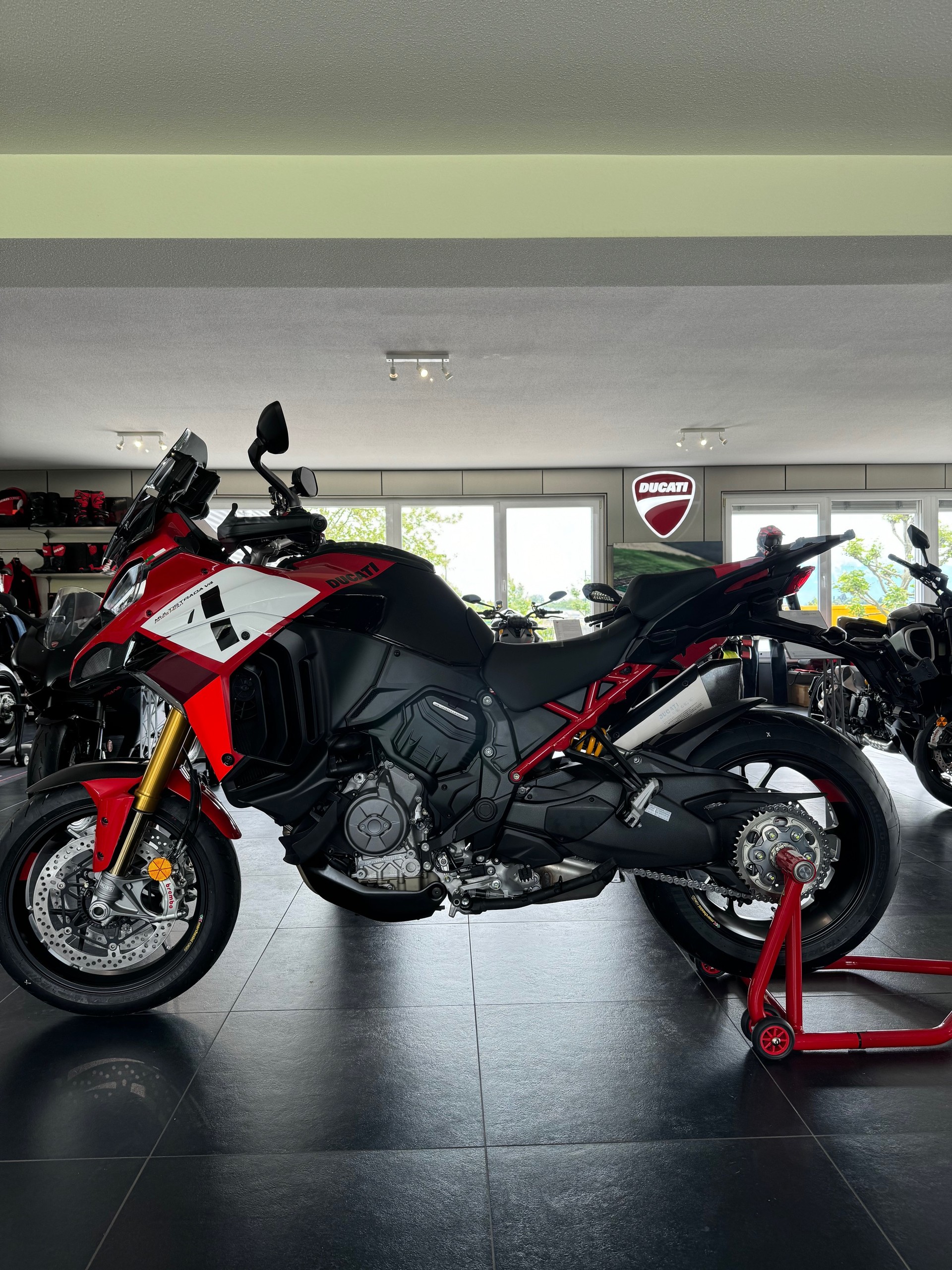 DUCATI Multistrada V4 Pikes Peak Radar // LEASING 1,99% ARES MOTORS