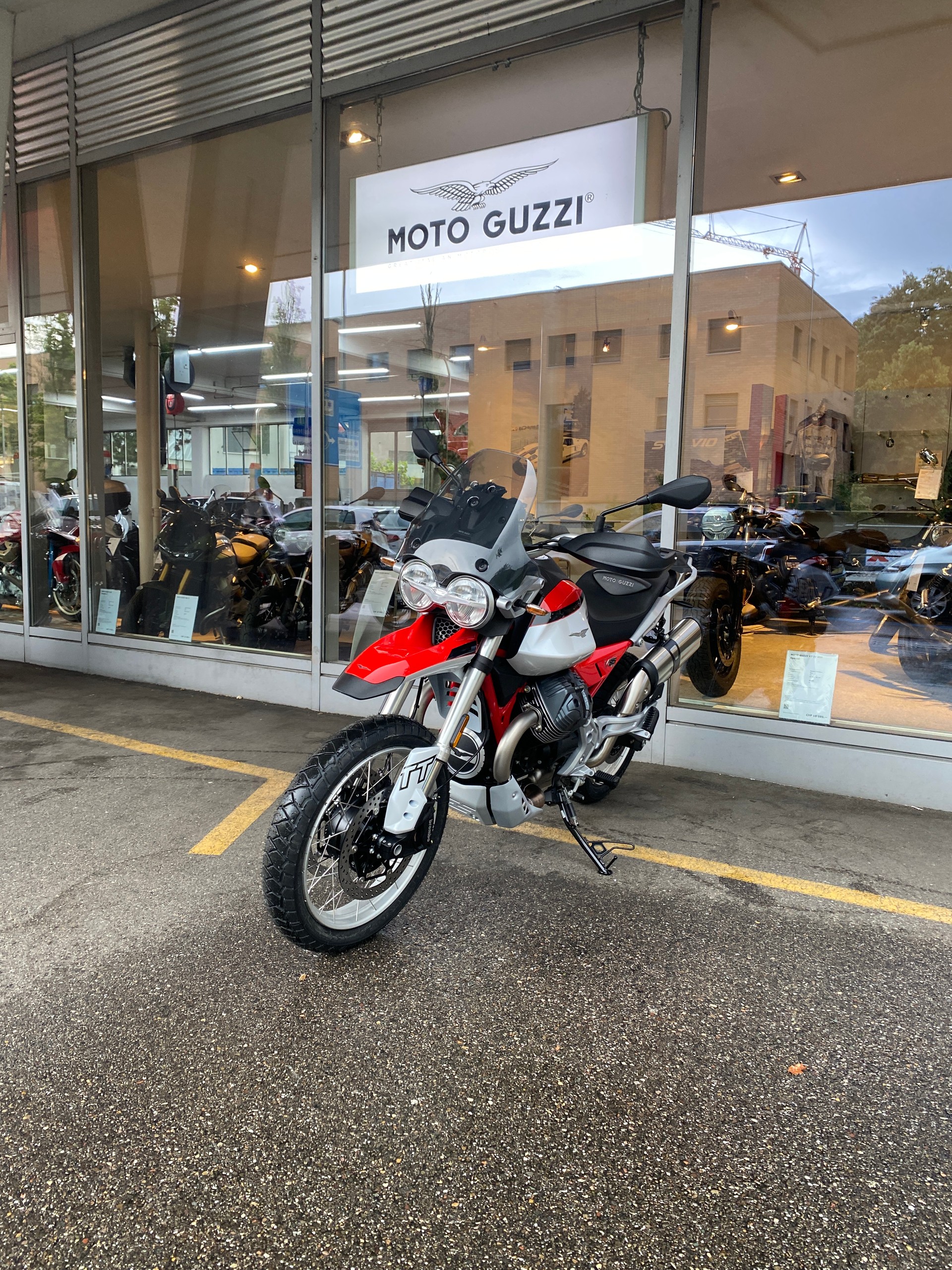 MOTO GUZZI V85 TT EU5+-showroom-element-3