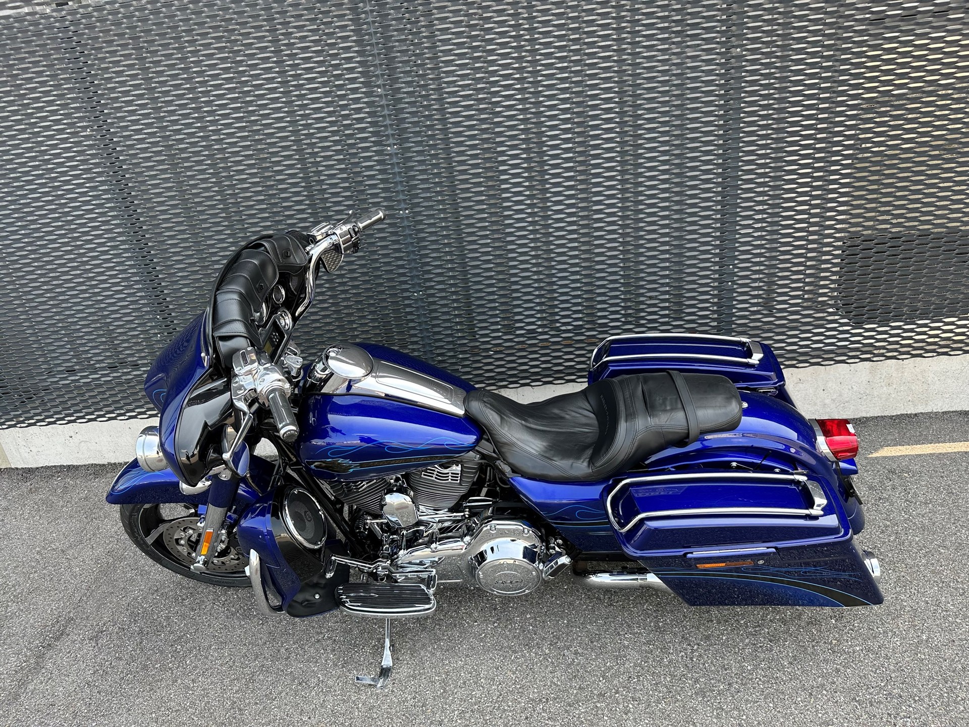HARLEY-DAVIDSON FLHXSE Street Glide ABS CVO-image-11