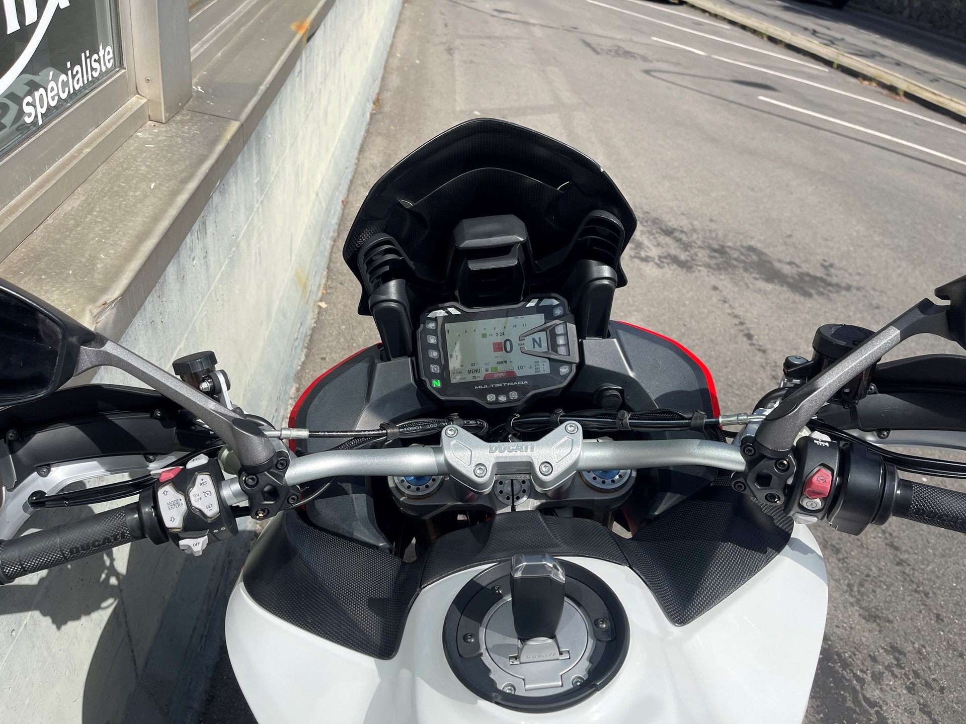 DUCATI Multistrada 1260 Pikes Peak-image-5
