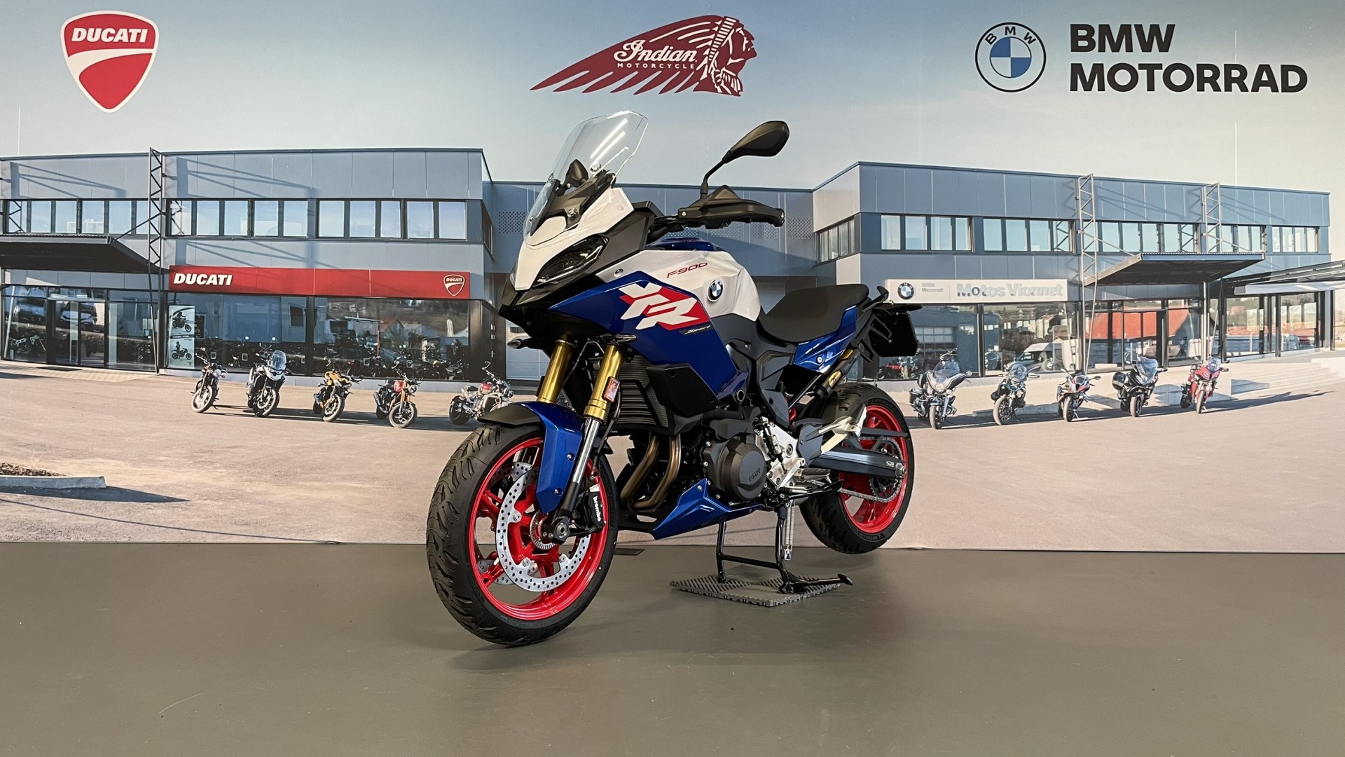 BMW F 900 XR Sport CHF 400.- de prime inclus jusqu'au 30.06.2025-showroom-element-2