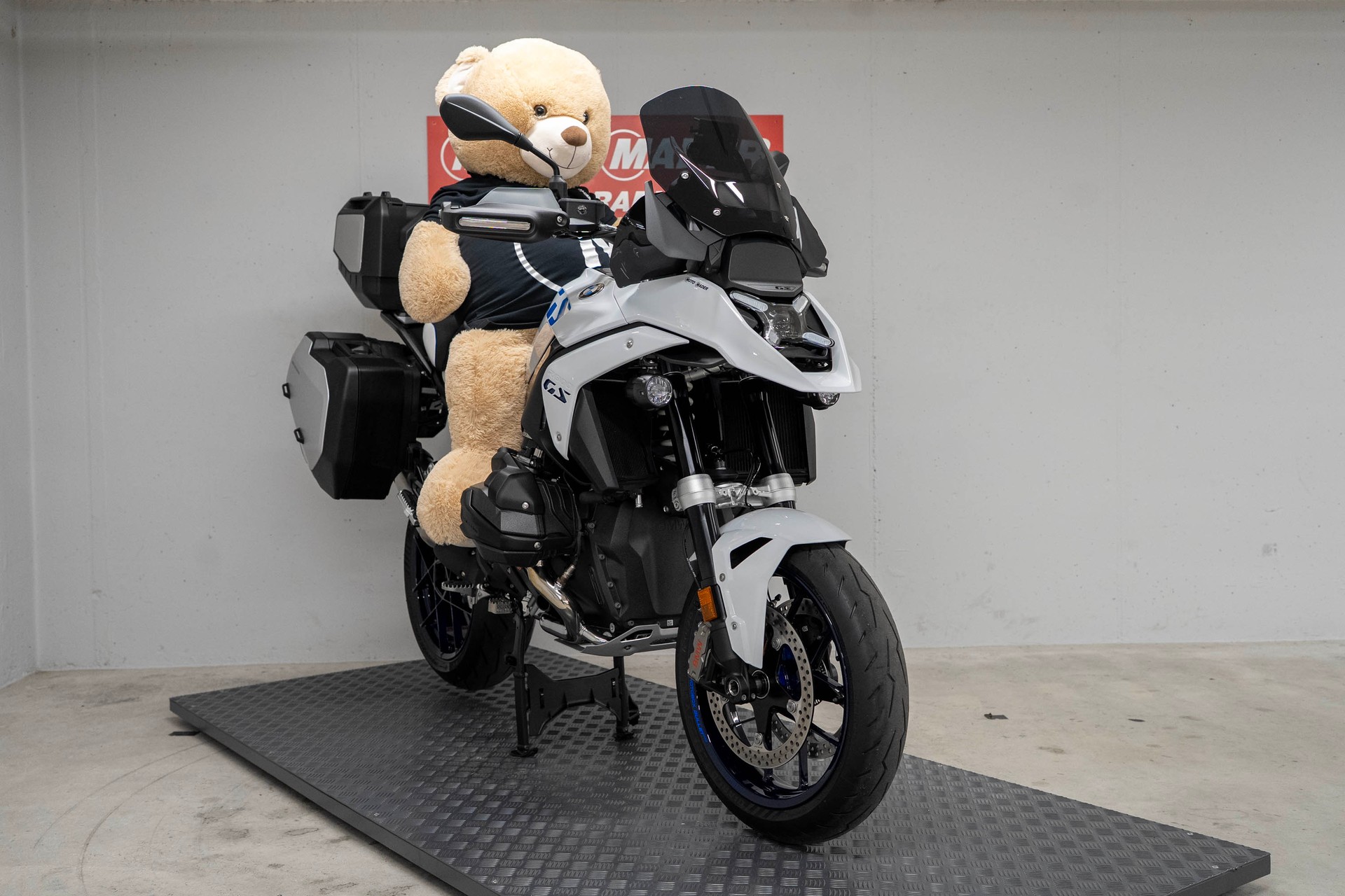 BMW R 1300 GS mit 17 Zoll Carbon-Radsatz