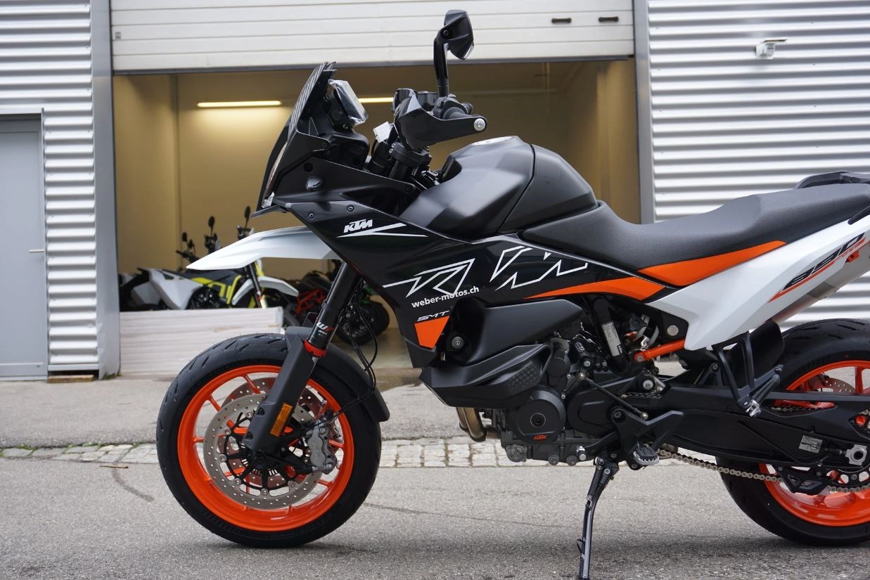 KTM 890 SMT Tageszulassung-showroom-element-3