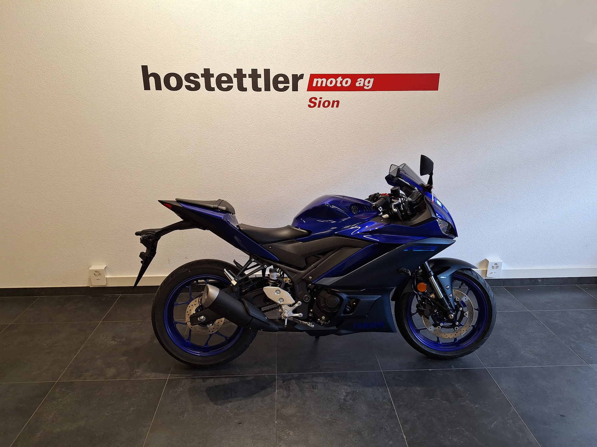 YAMAHA YZF-R3-image-3