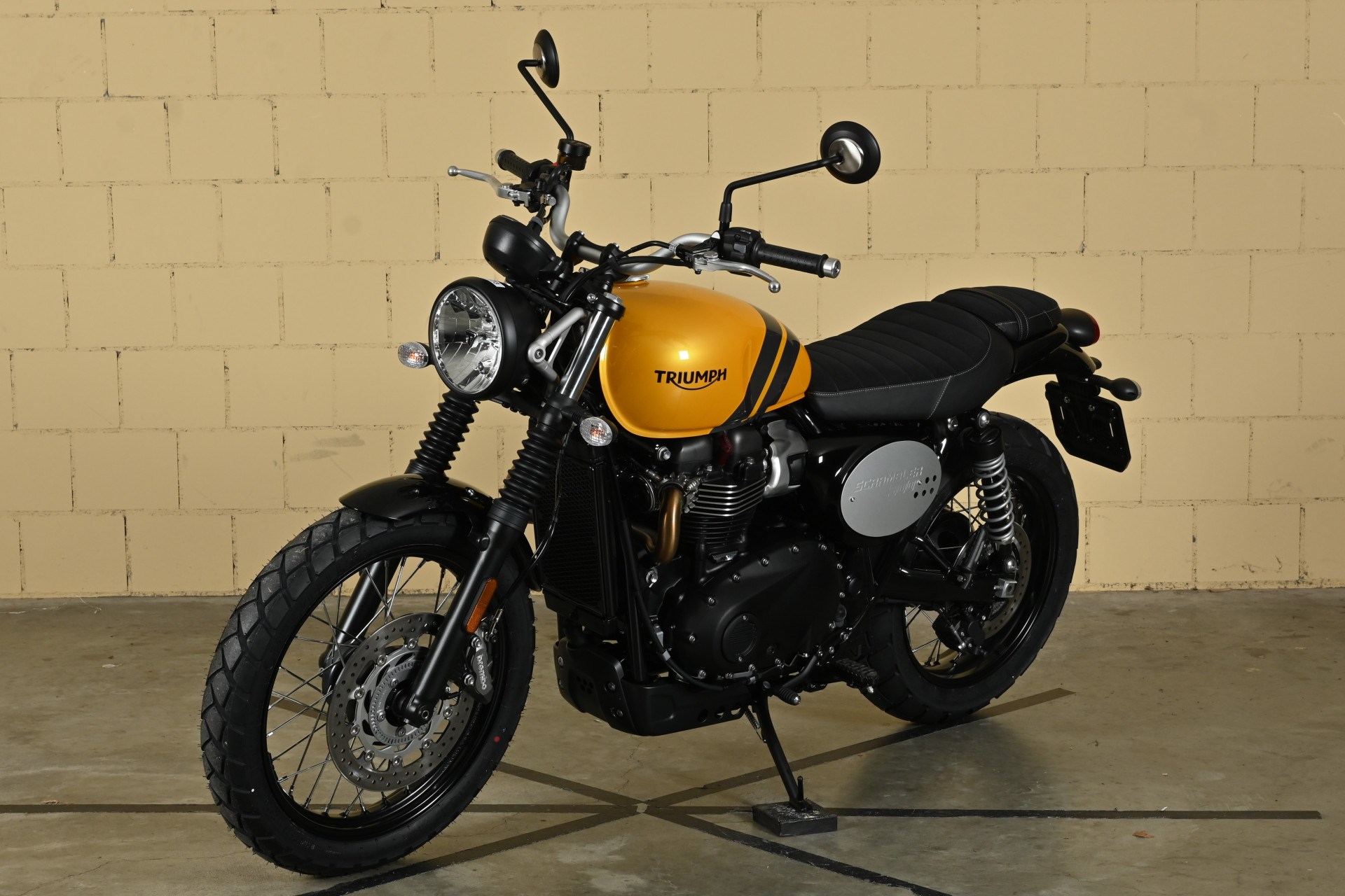 TRIUMPH Scrambler 900-showroom-element-3