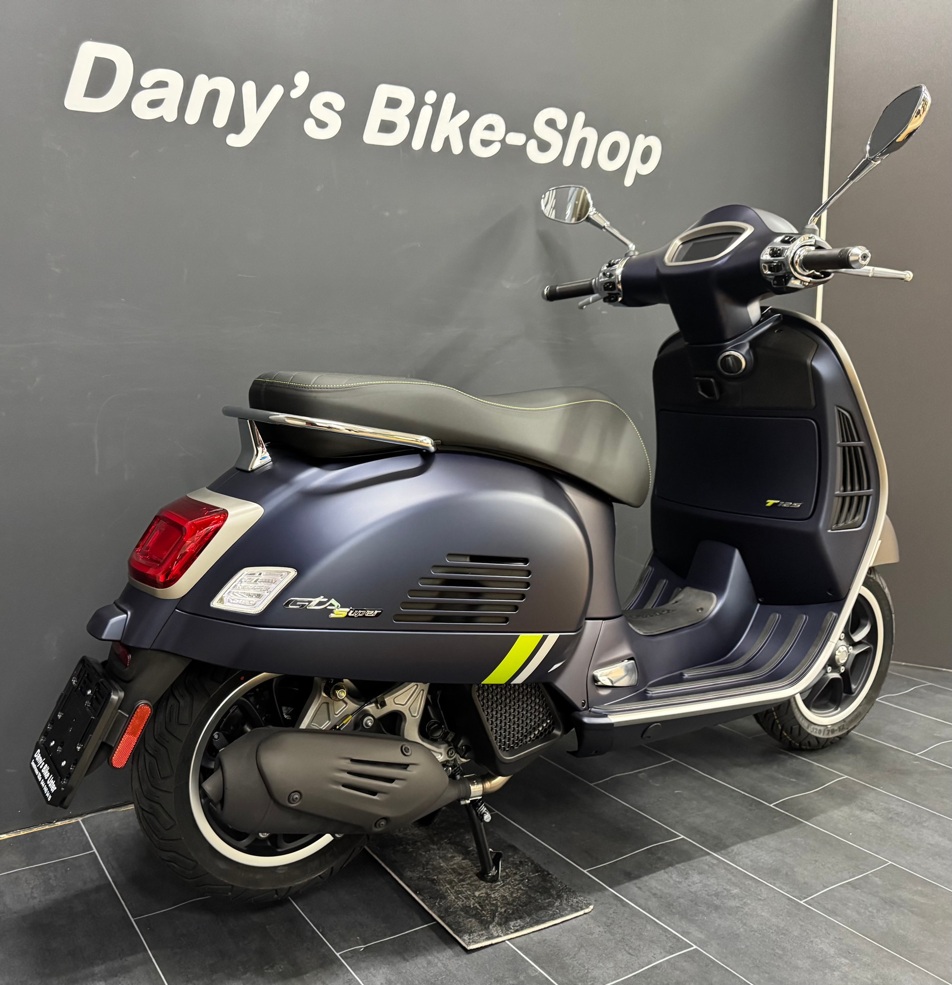 PIAGGIO Vespa GTS 125 Super Tech ABS-showroom-element-2