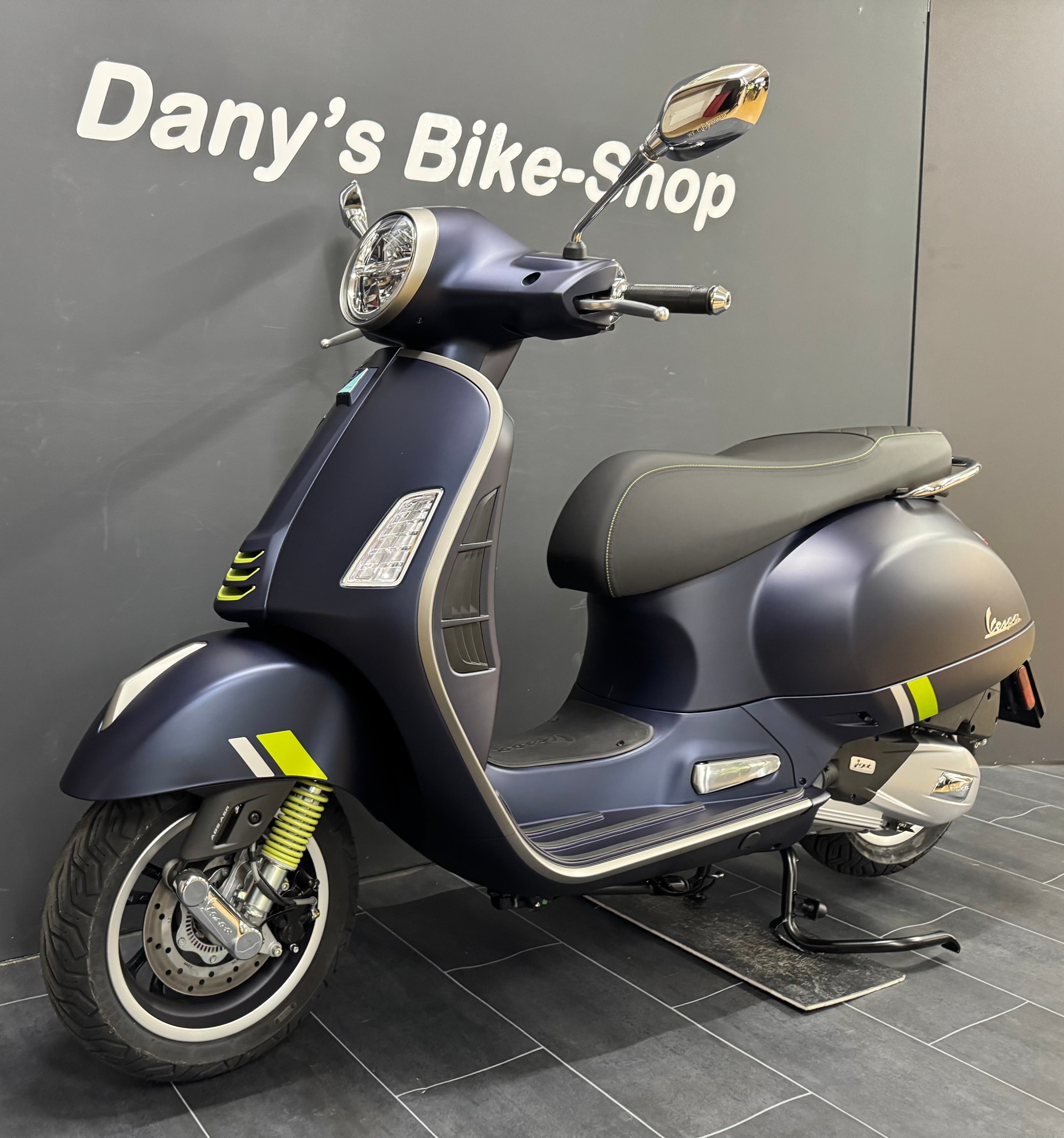 PIAGGIO Vespa GTS 125 Super Tech ABS-showroom-element-1