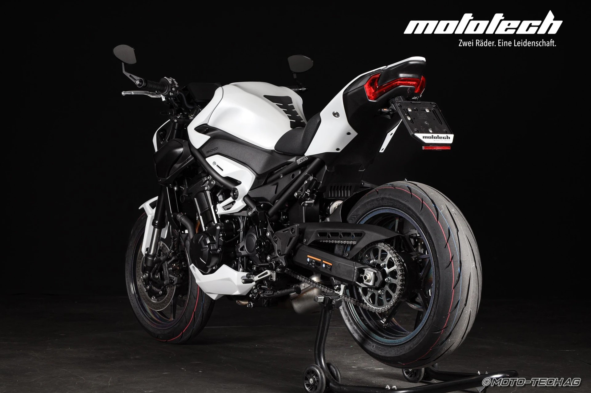 KAWASAKI Z 900 MY25 (35kW) STAGE 1 GHOST EDITION-showroom-element-3