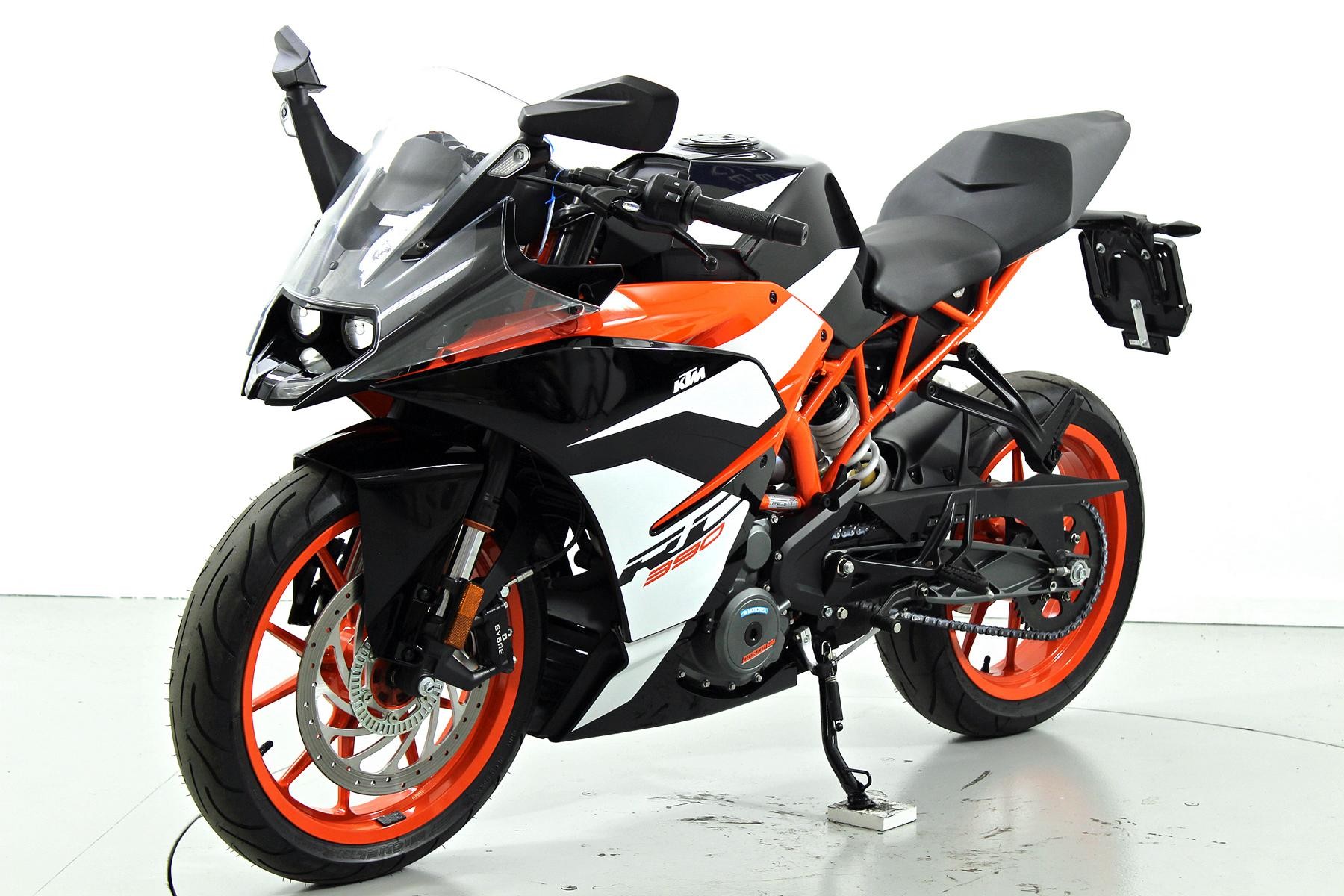 KTM 390 RC ABS-showroom-element-2