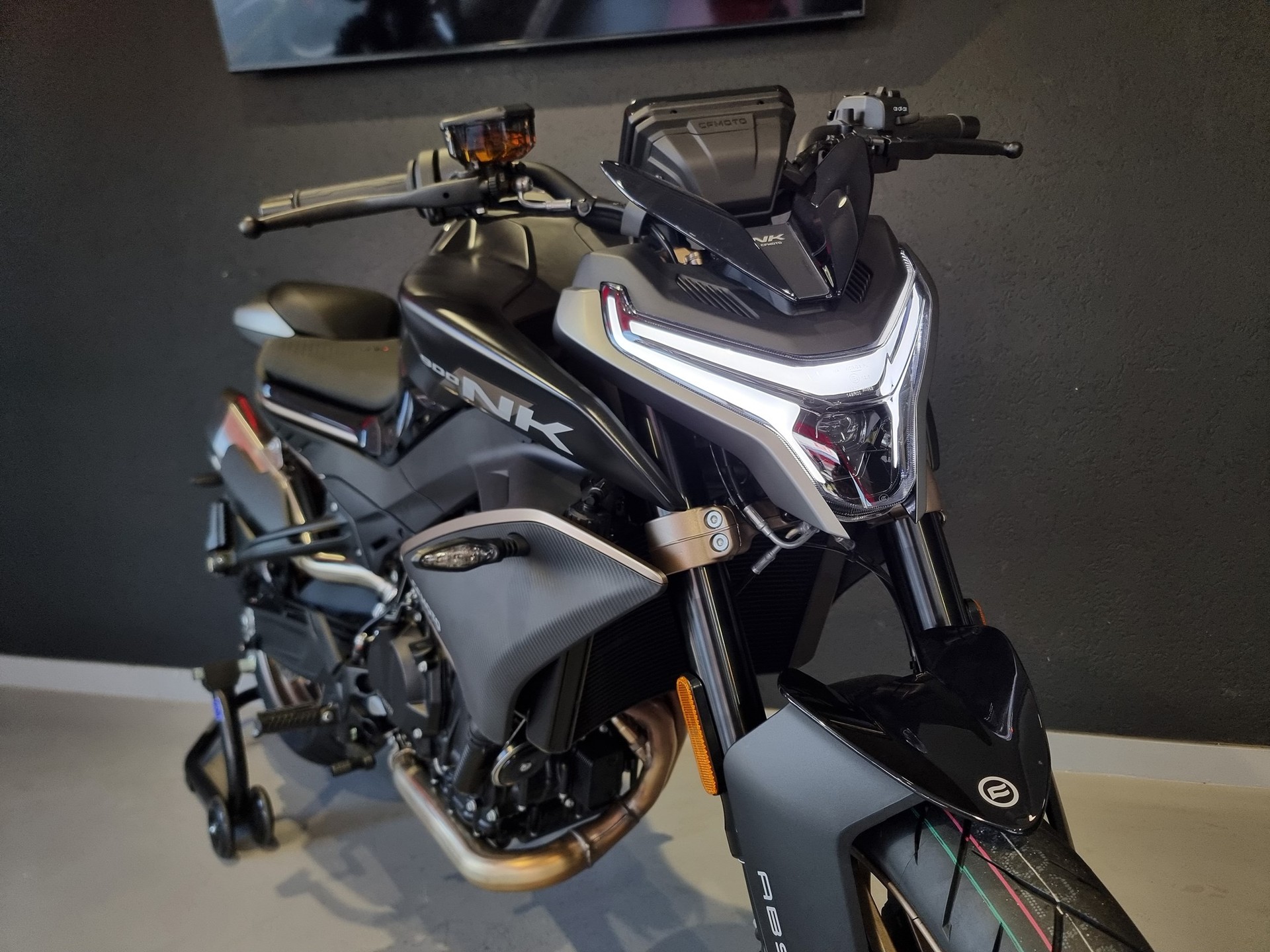 CF MOTO 800NK-image-10