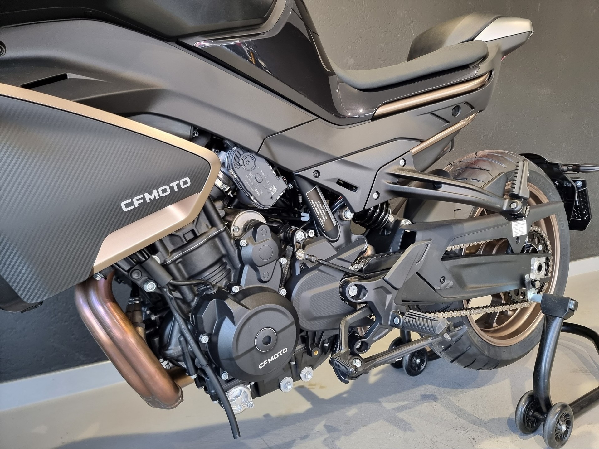 CF MOTO 800NK-image-14