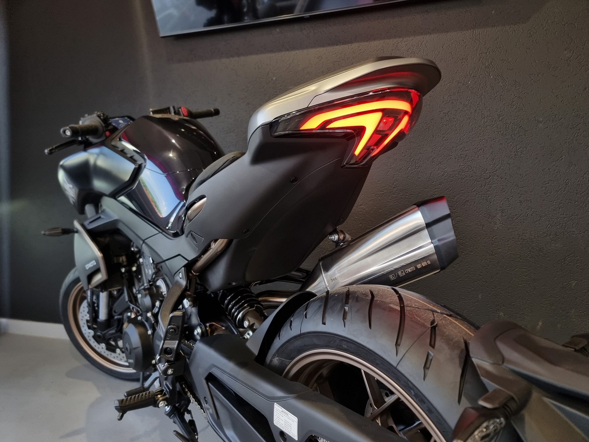 CF MOTO 800NK-image-15