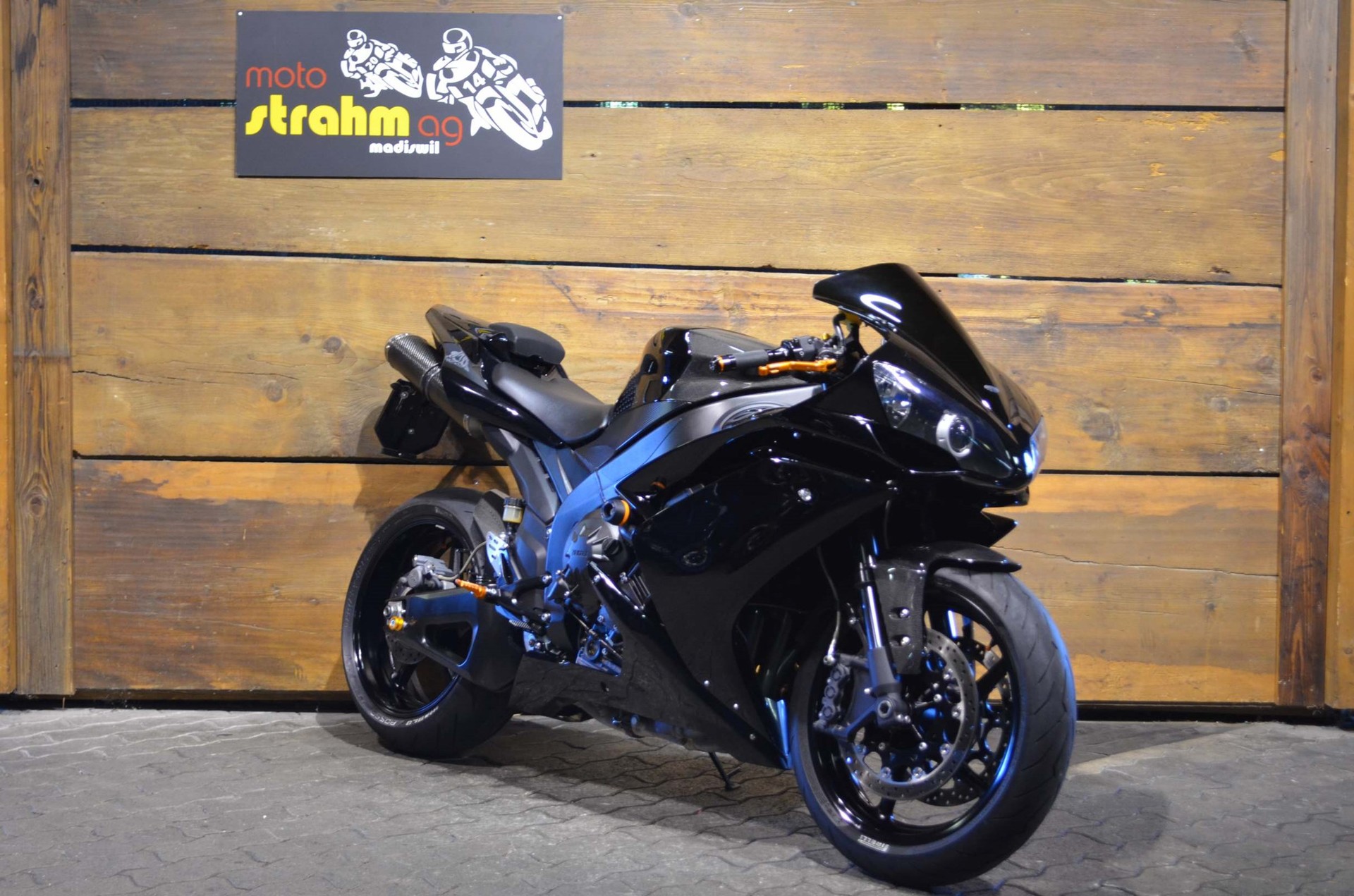 YAMAHA YZF-R1