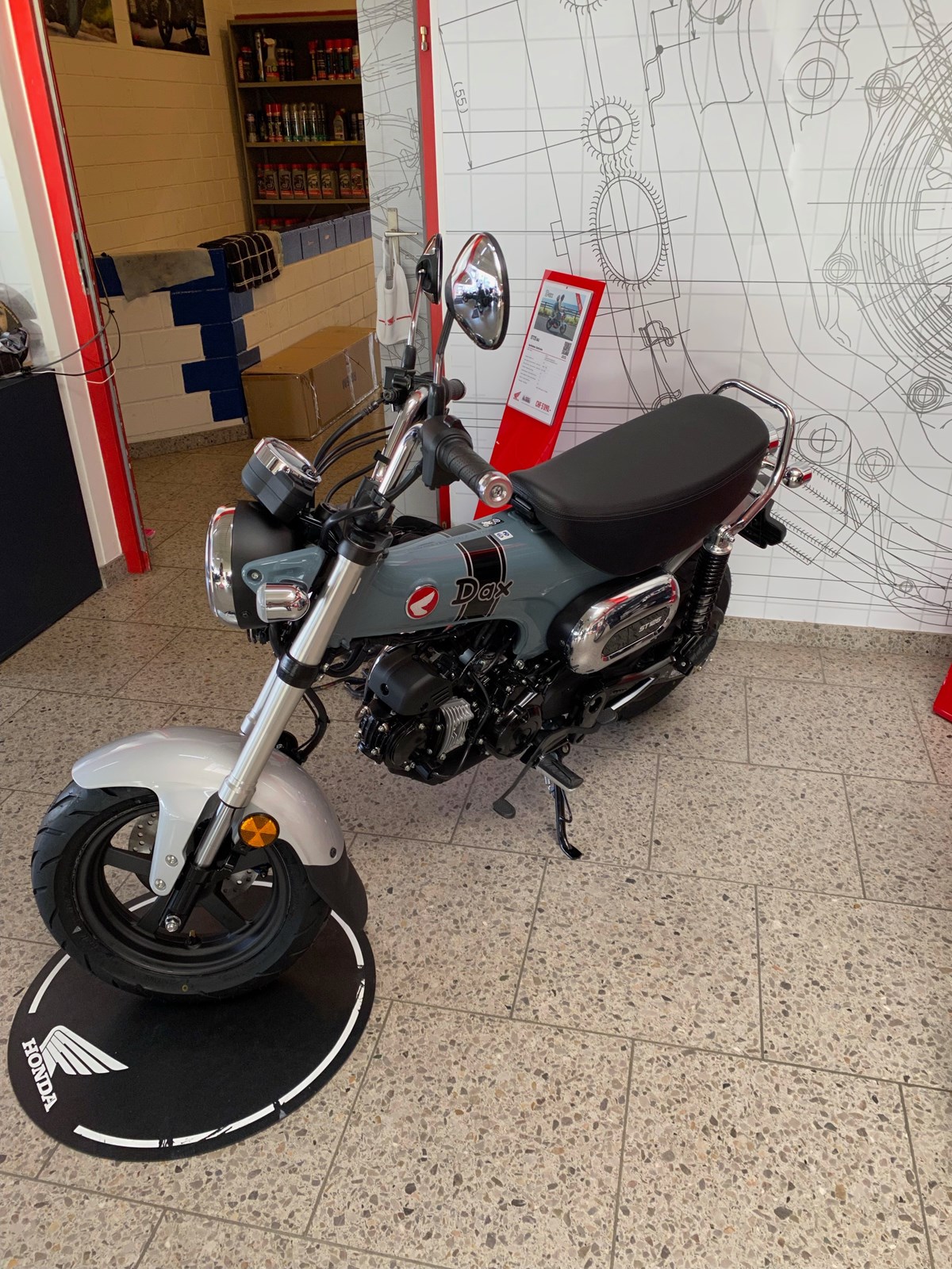 HONDA St 125 Dax-showroom-element-2