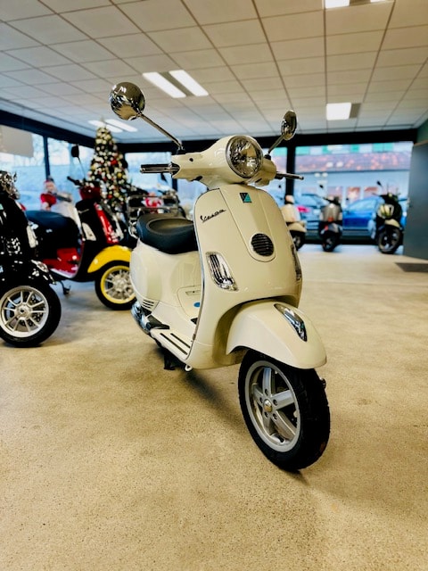 PIAGGIO Vespa 125 LX4 i.e.