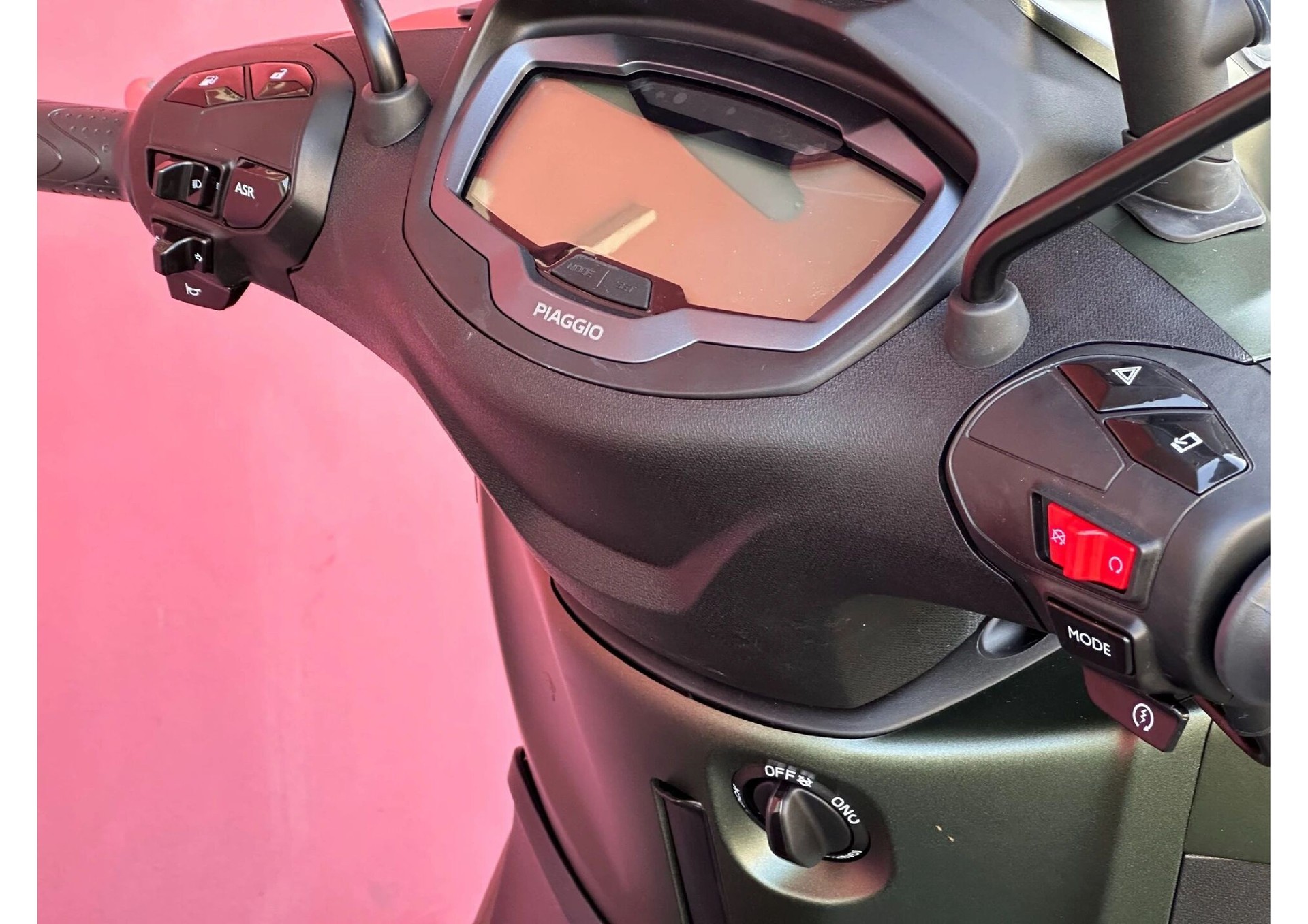 PIAGGIO Beverly 400 Sport-showroom-element-2
