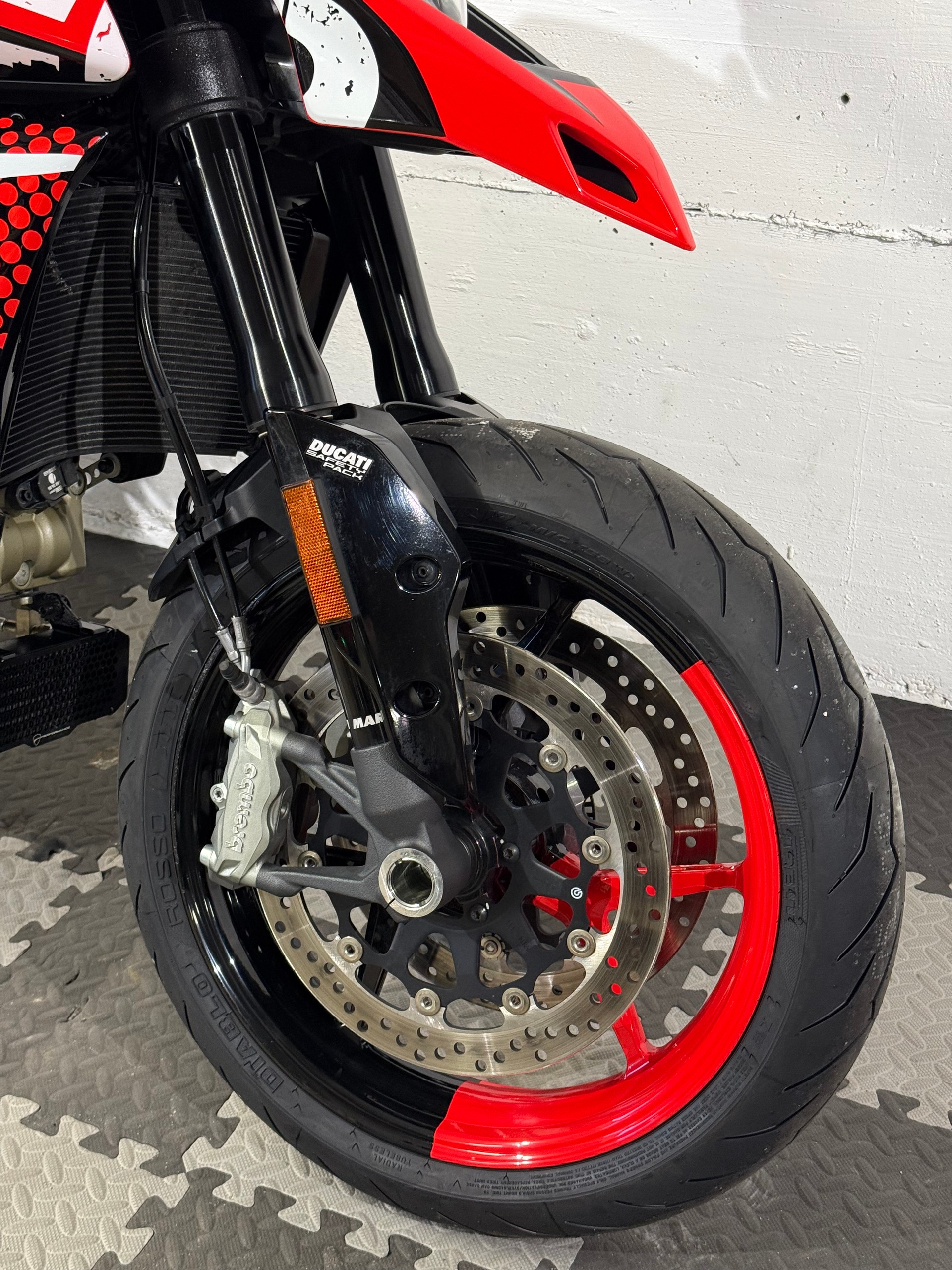 DUCATI Hypermotard 950 RVE (35kW)-showroom-element-1
