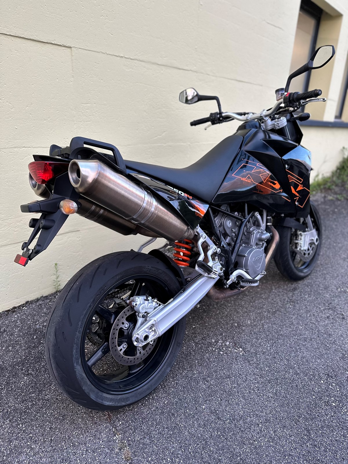 KTM 950 Supermoto-showroom-element-2