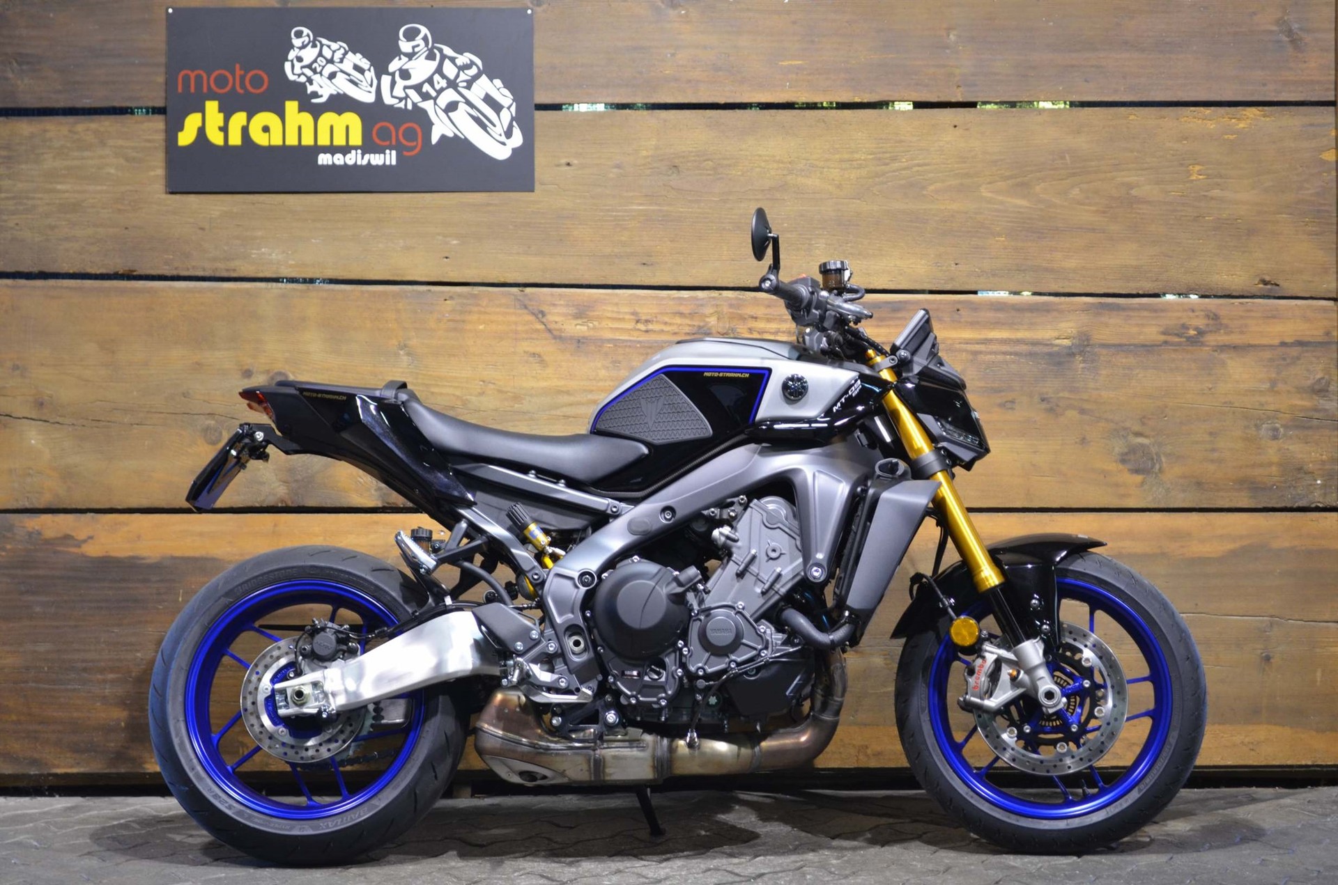 YAMAHA MT-09 SP ABS-showroom-element-1