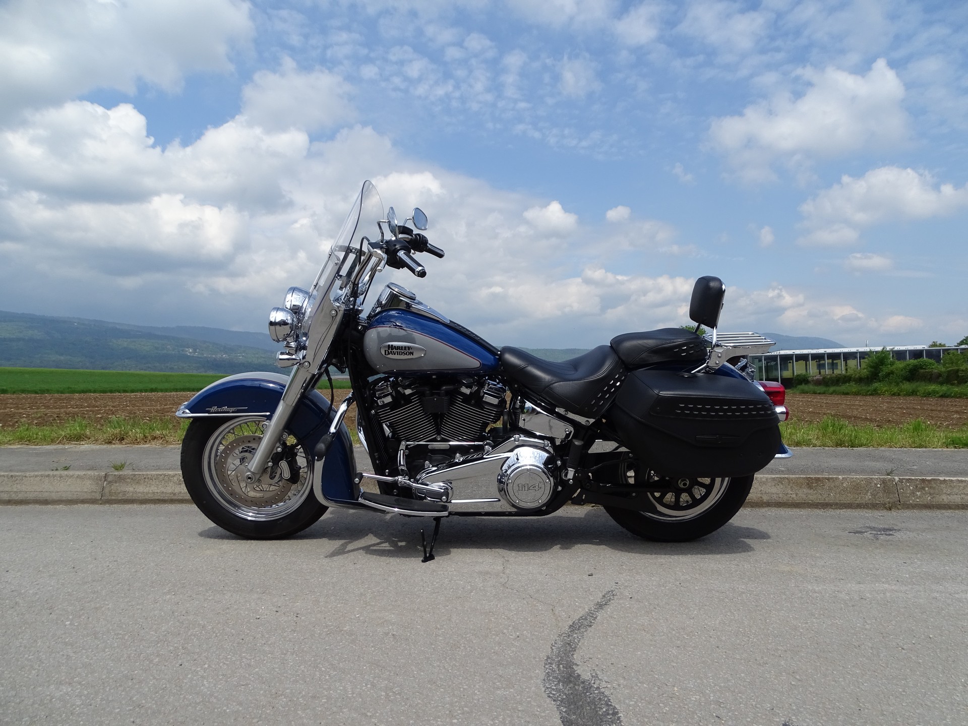 HARLEY-DAVIDSON FLHCS Heritage Classic 114 Black Finish-image-4