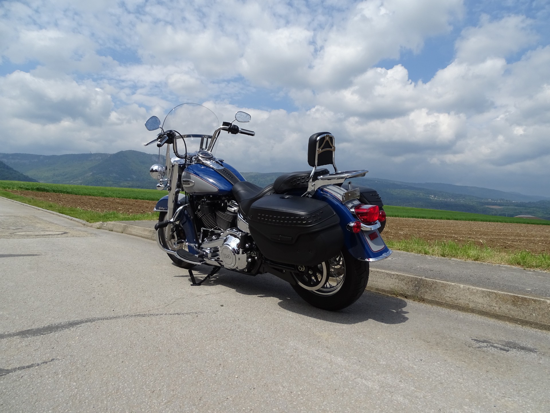 HARLEY-DAVIDSON FLHCS Heritage Classic 114 Black Finish-image-3