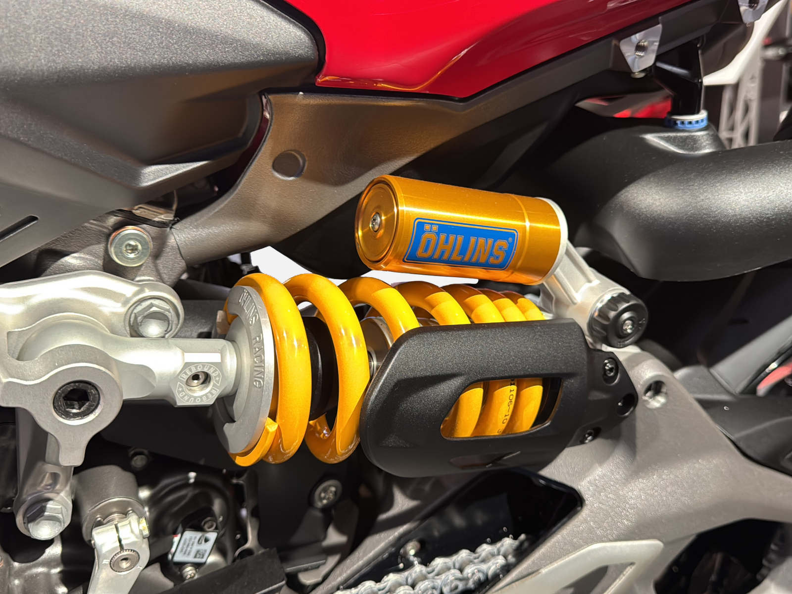 DUCATI Panigale V2 S-image-12