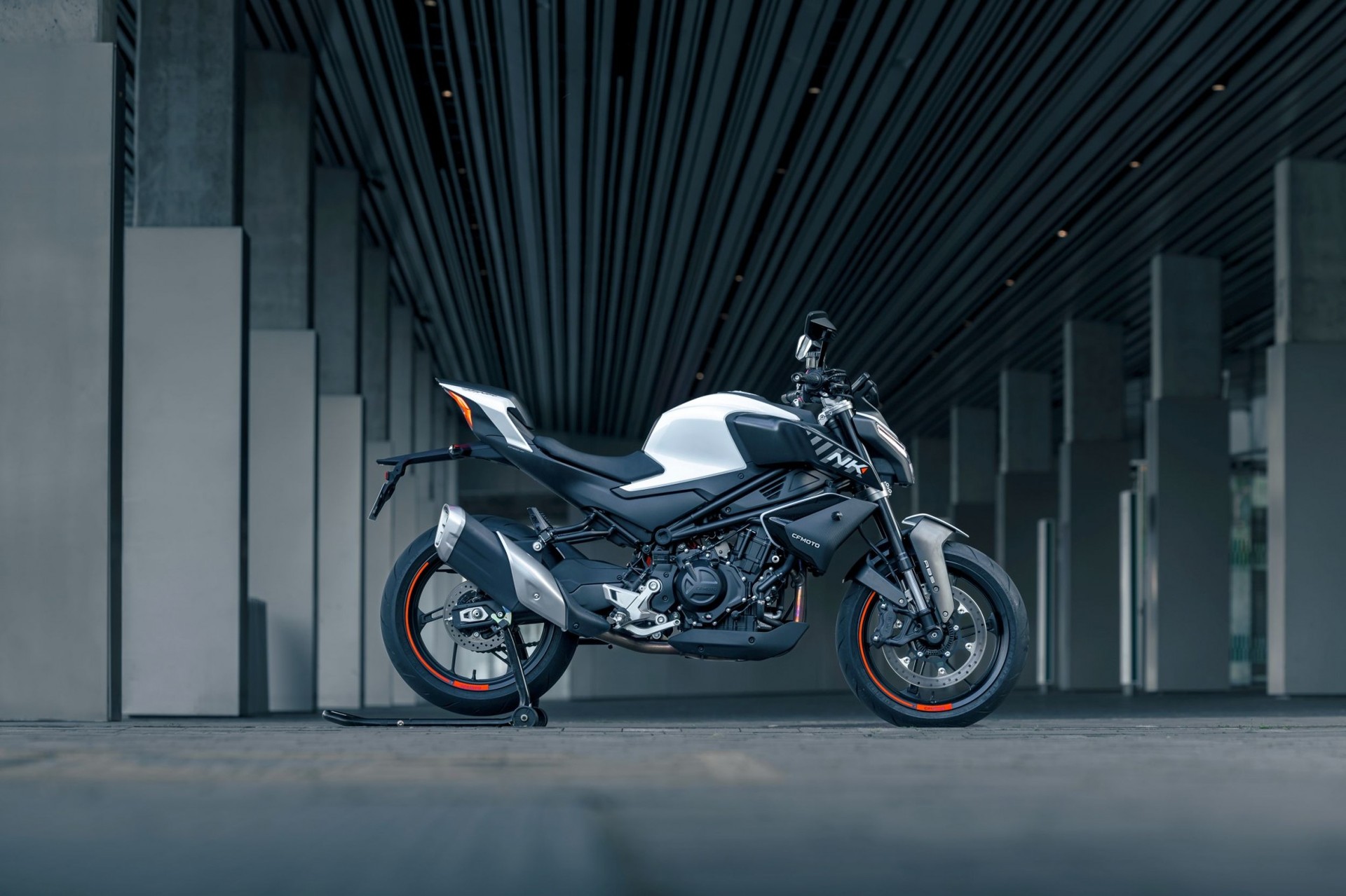 CF MOTO 450NK-image-3
