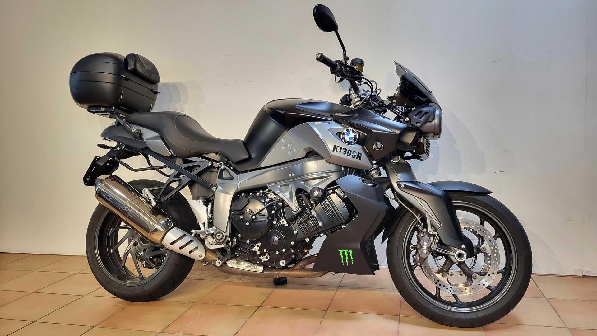BMW K 1300 R-showroom-element-2